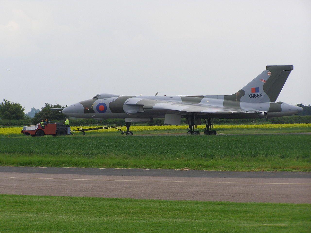 UK's Cold War Vulcan Bomber Overshoots Runway