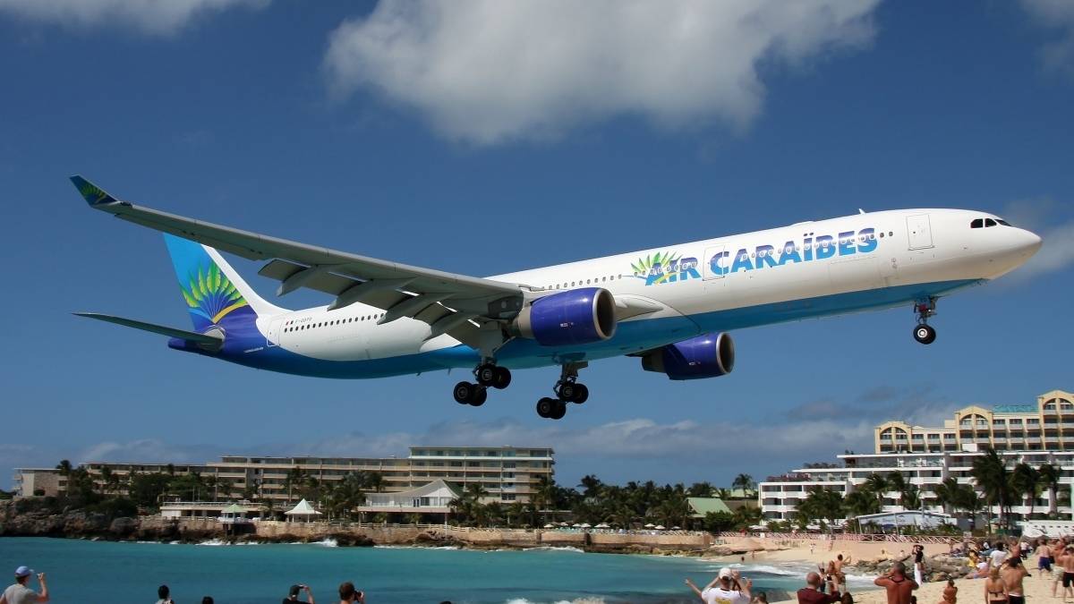 How Princess Juliana International Airport Became A Famous Planespotting Site