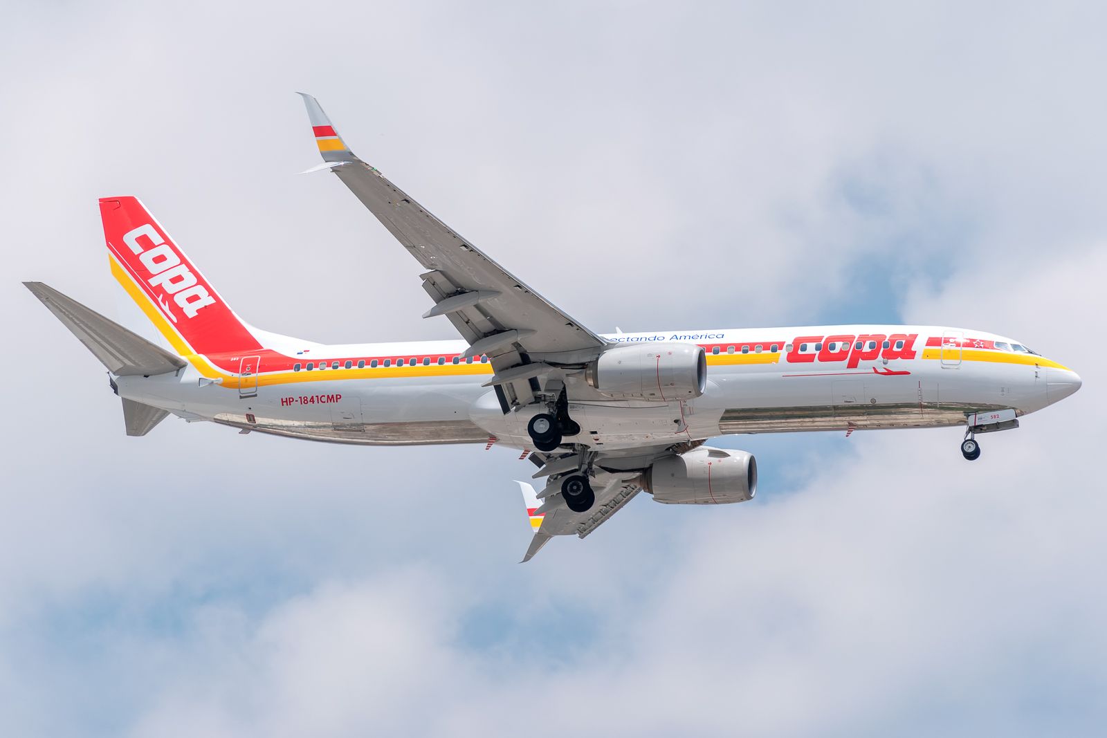 Where You Can See The Classic 90s Copa Airlines Boeing 737NG Livery
