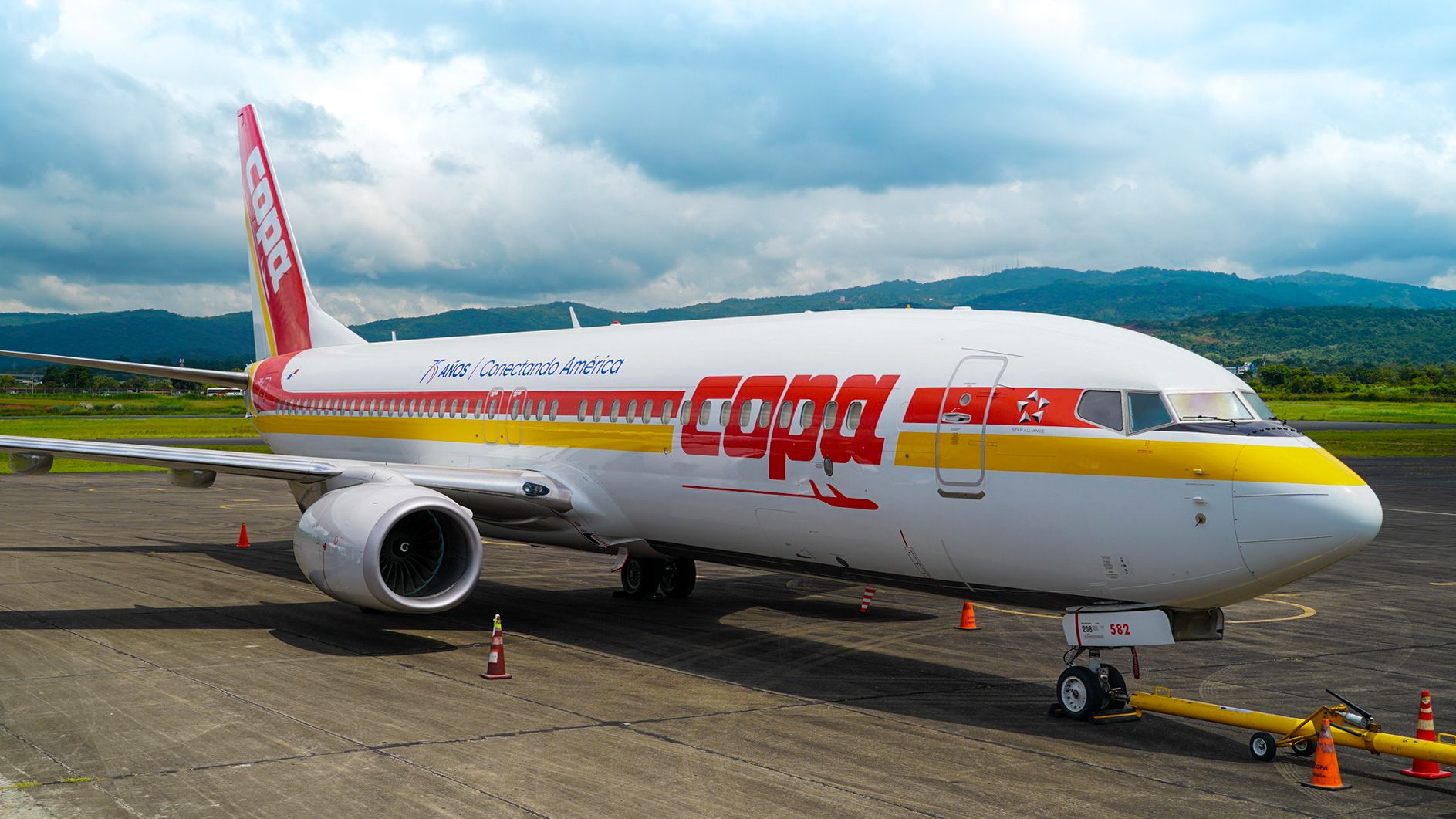 Copa Airlines Reveals A Boeing 737-800 Retro-Jet