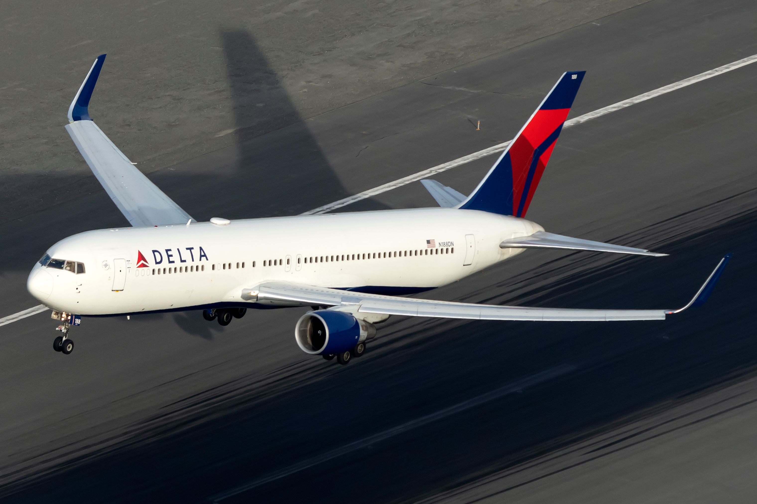 BUFFALO BILLS CHARTER} RARE Delta A330 Arrival and Departure! (BUF