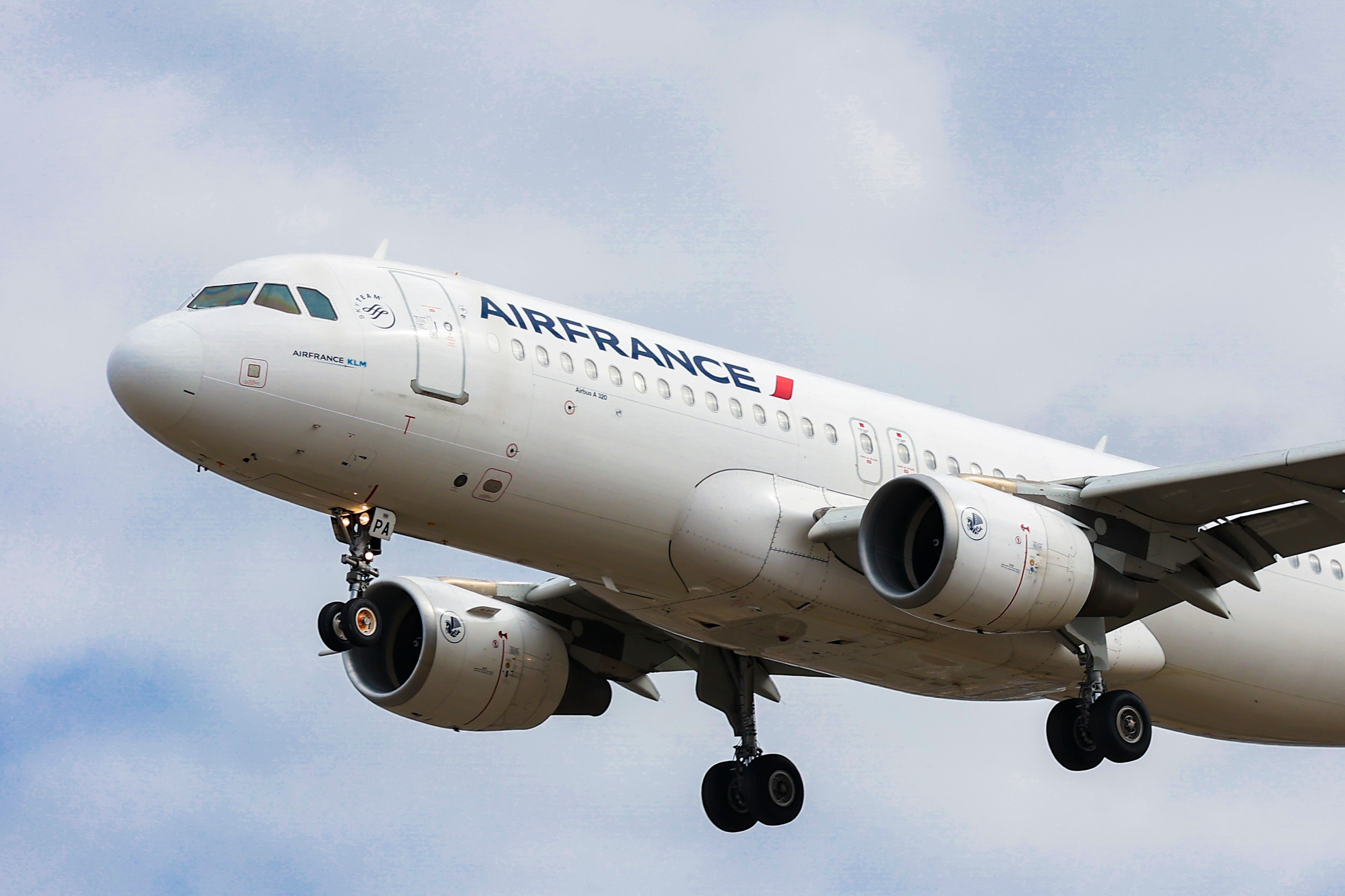Strikes Set To Cause French Flight Cancelations On Friday