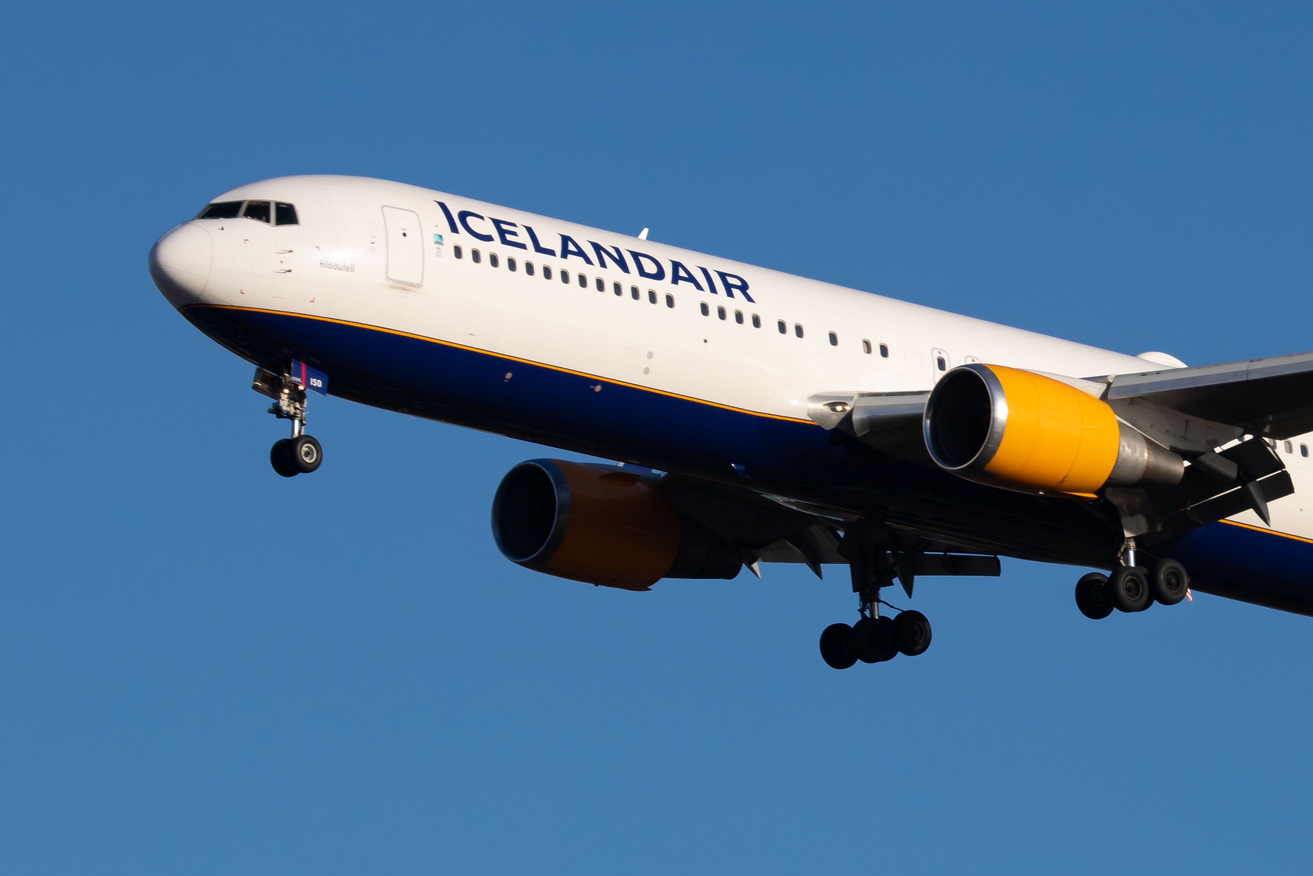 【Inflight200】Icelandair Boeing 767-300ER Icelandair Boeing 767-300ER TF-ISO Magenta Phoenix 11911