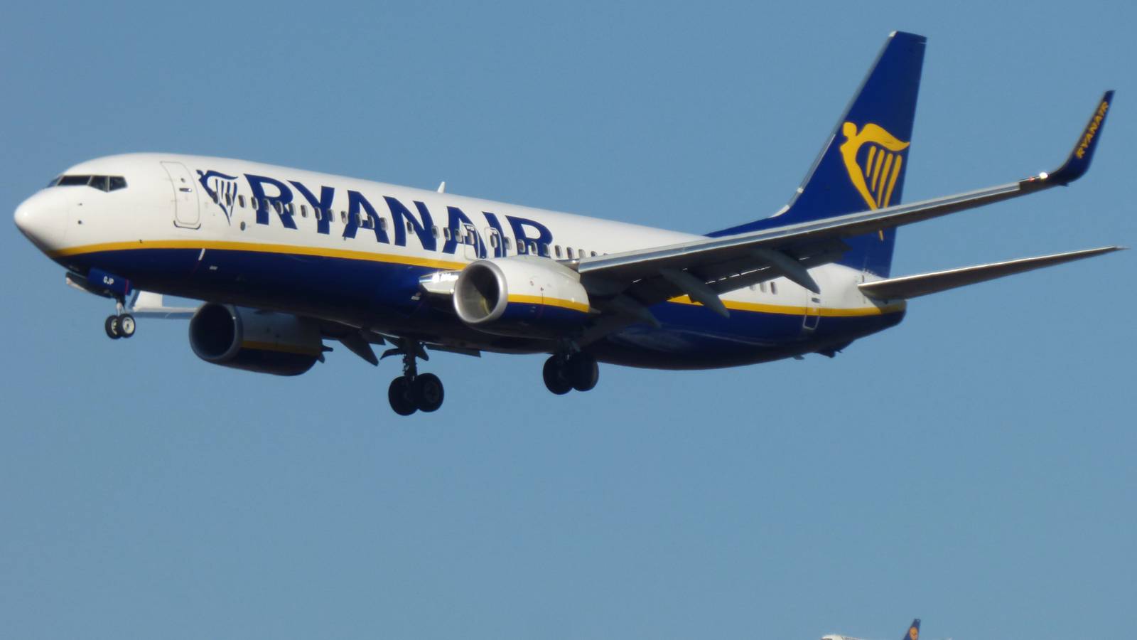 Overnight Ice Prompts Ryanair Cancelations In Dublin