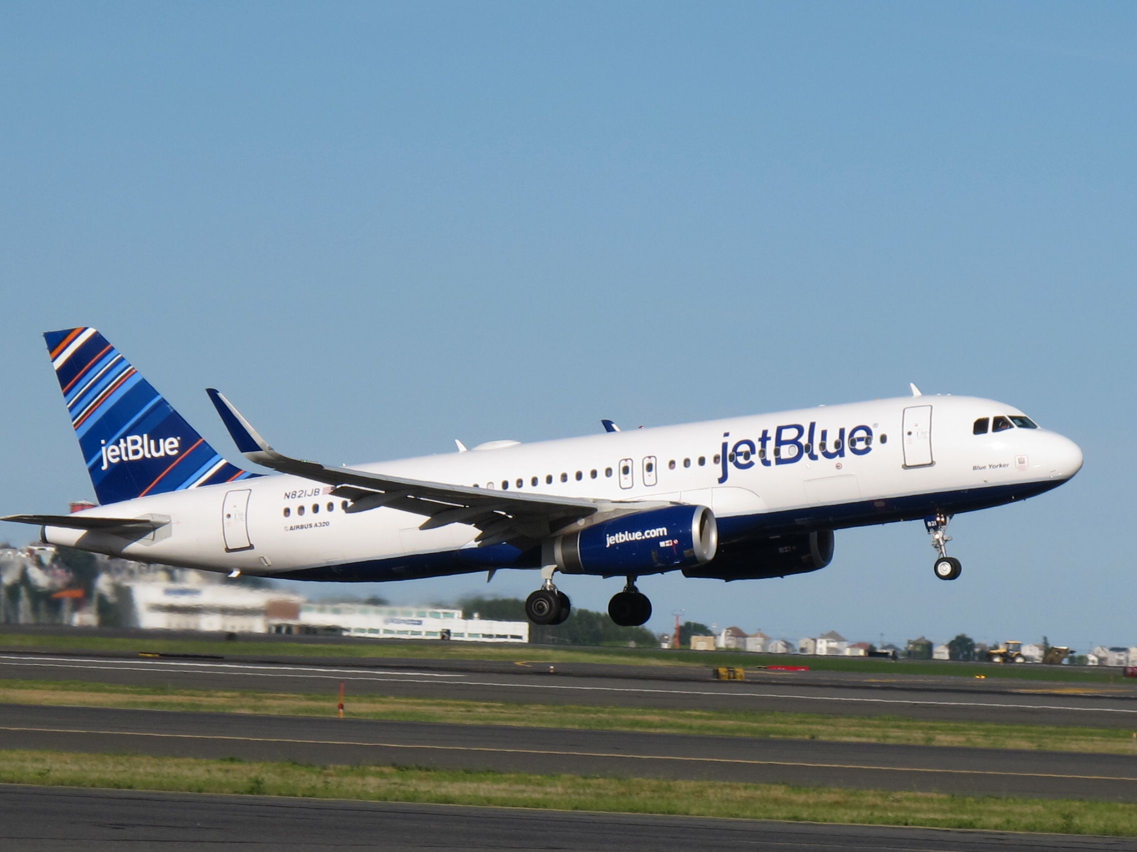 Is It Feasible To Connect Between New York City's Airports?