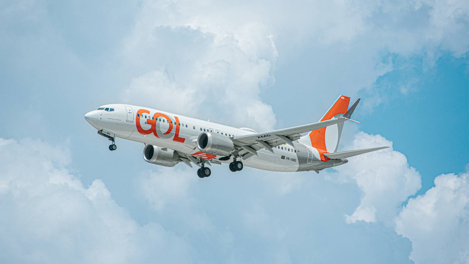 Brand New GOL Boeing 737 MAX Arrives In Brazil