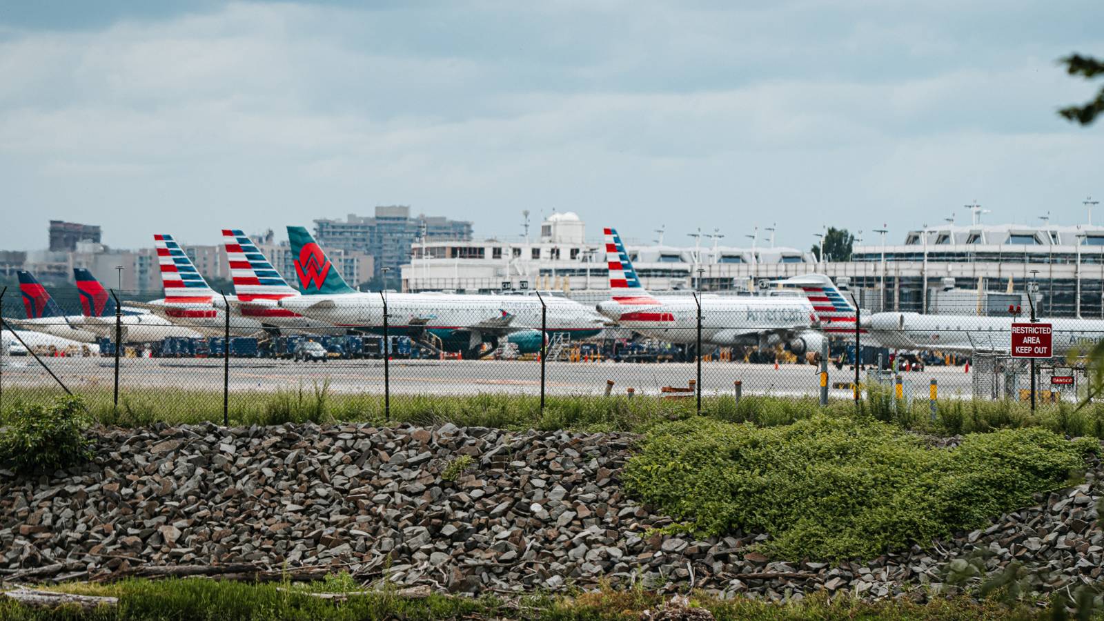U.S. Department Of Transportation Unveals New Dashboard Outlining What Airlines Cover In The Event Of Flight Disruptions