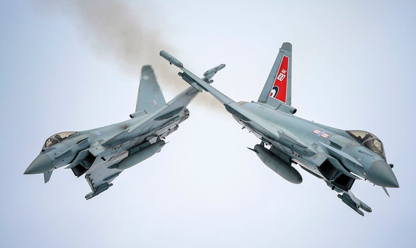 How Airshows Keep Spectators Safe