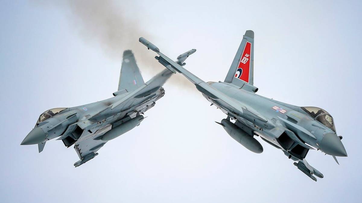How Airshows Keep Spectators Safe