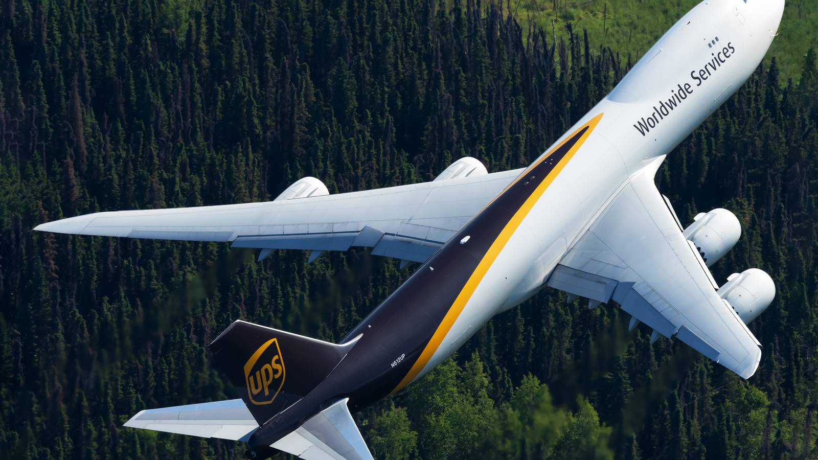 Bomb Threat Forces UPS Boeing 747-8F To Divert To Iceland
