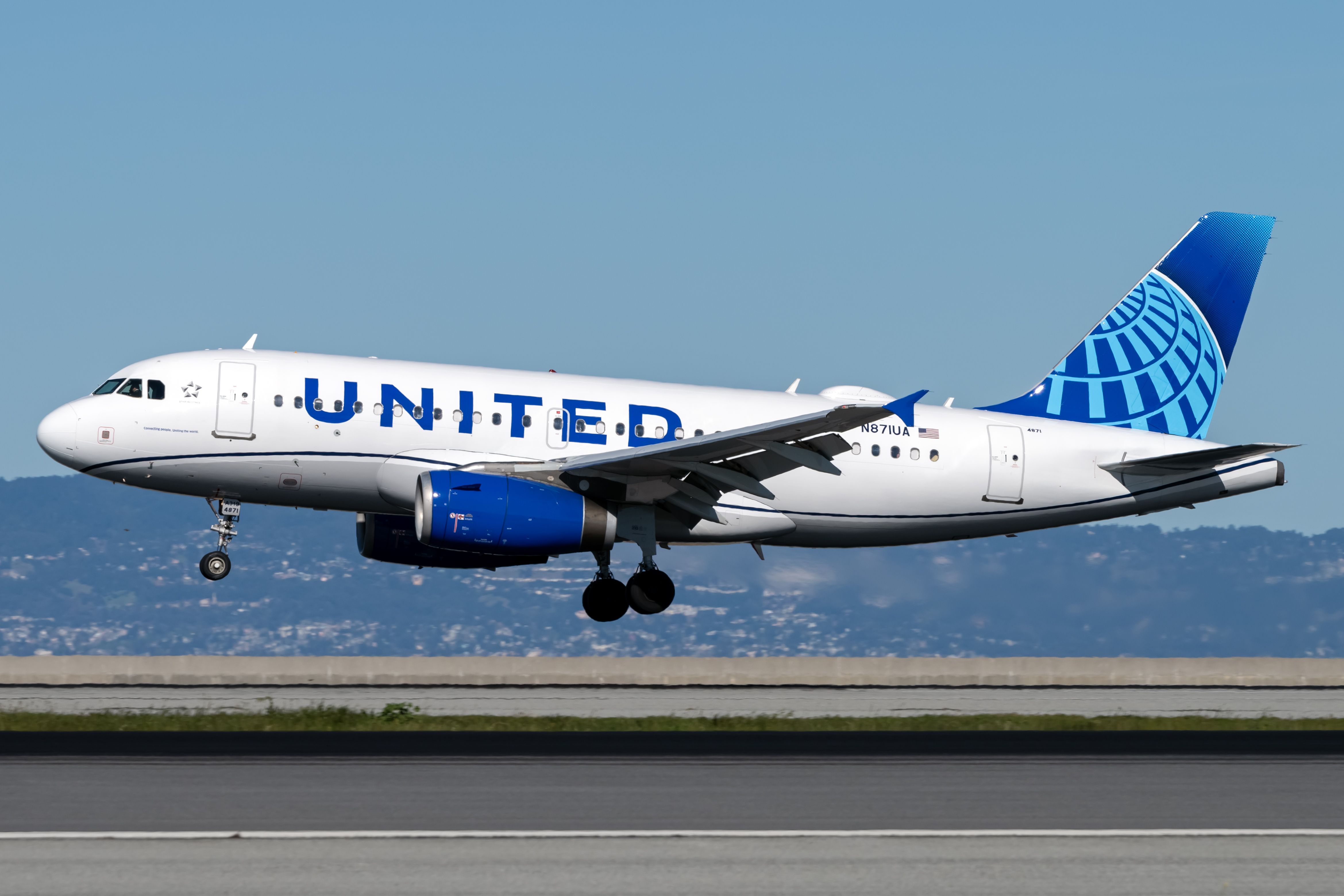 United Airlines Concerned About Missing Cuba Flight Resumption Deadline