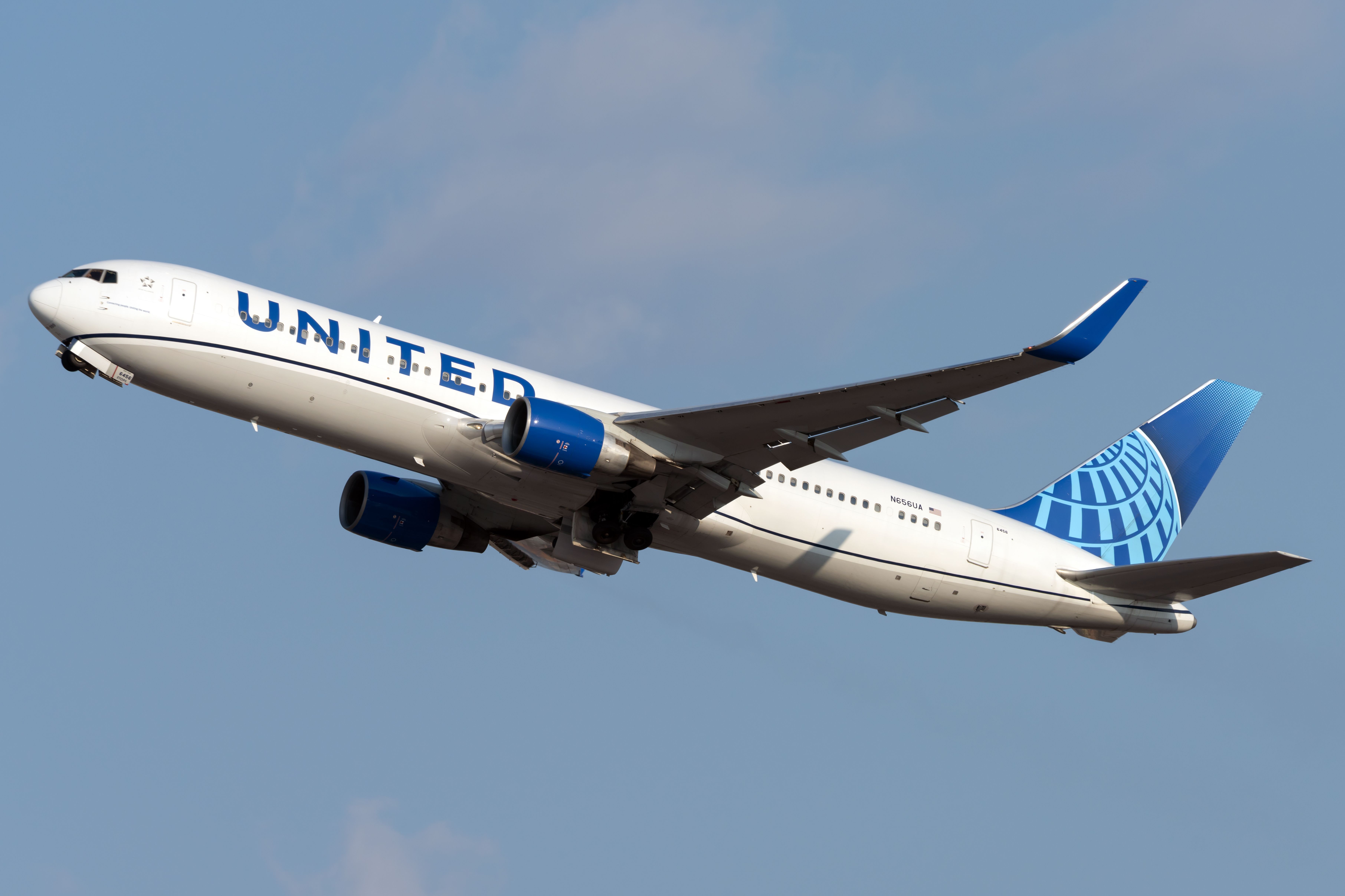 How Transatlantic Travel Looks 64 Years After The First Regular Jet Service