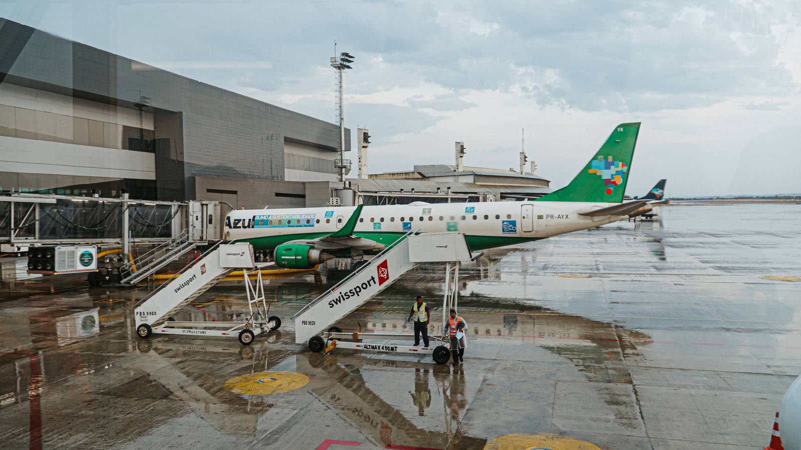 Flight Review: Azul Linhas Aéreas Embraer E195 With Full Inflight Service