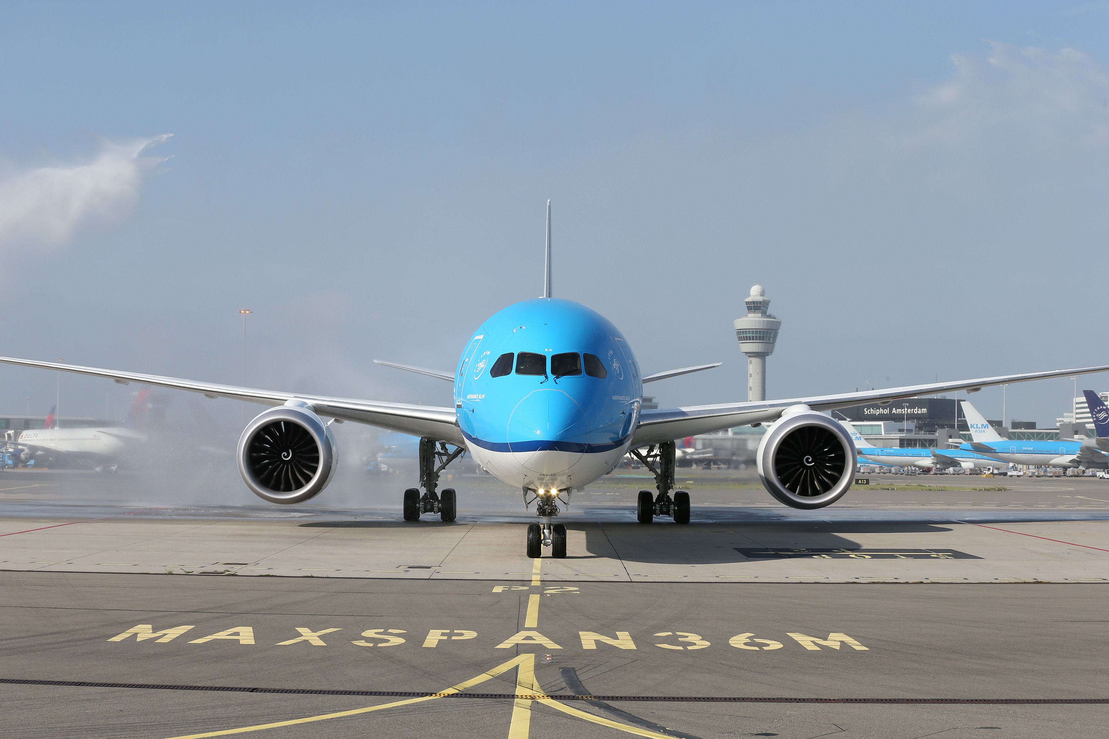 Finally! KLM Takes Delivery Of First Boeing 787-10 In 2 Years