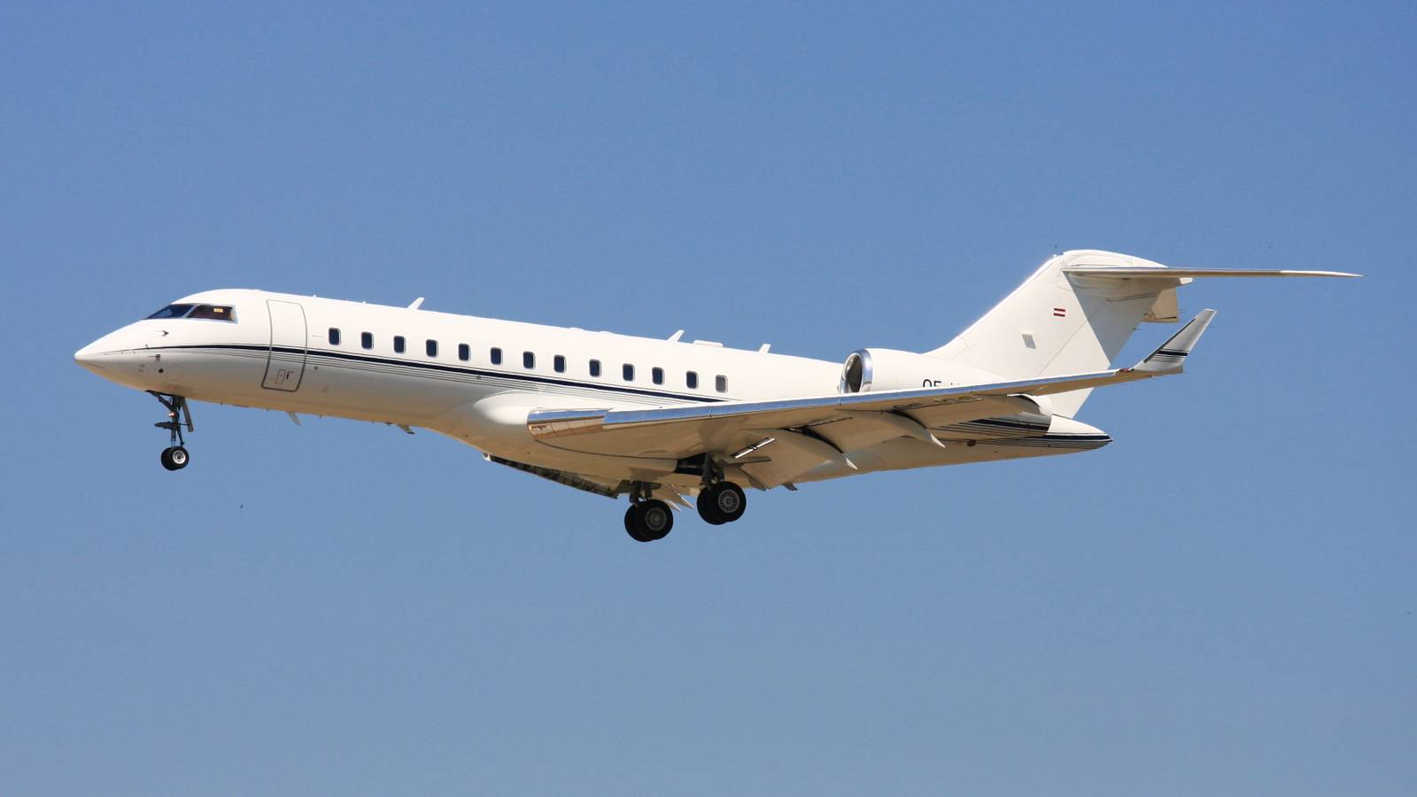 26 Years Ago Today The Bombardier Global Express Made Its First Flight