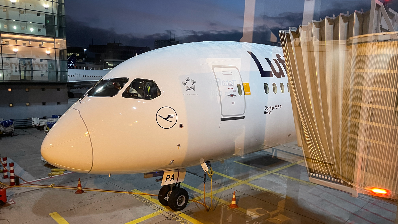 Flight Review: Lufthansa's Inaugural Boeing 787-9 Flight