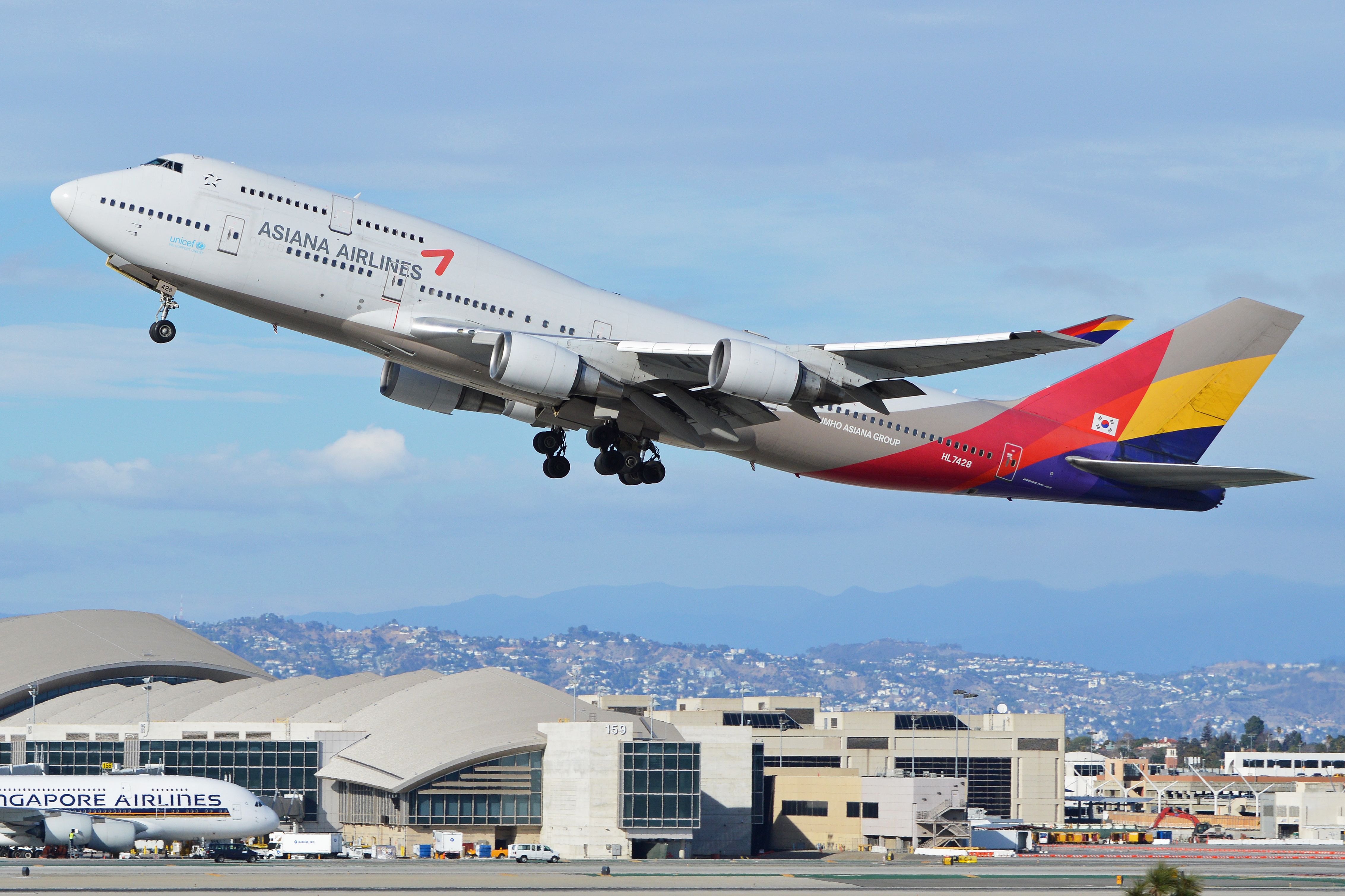 Asiana Airlines Is Bringing Back Its Sole Boeing 747-400
