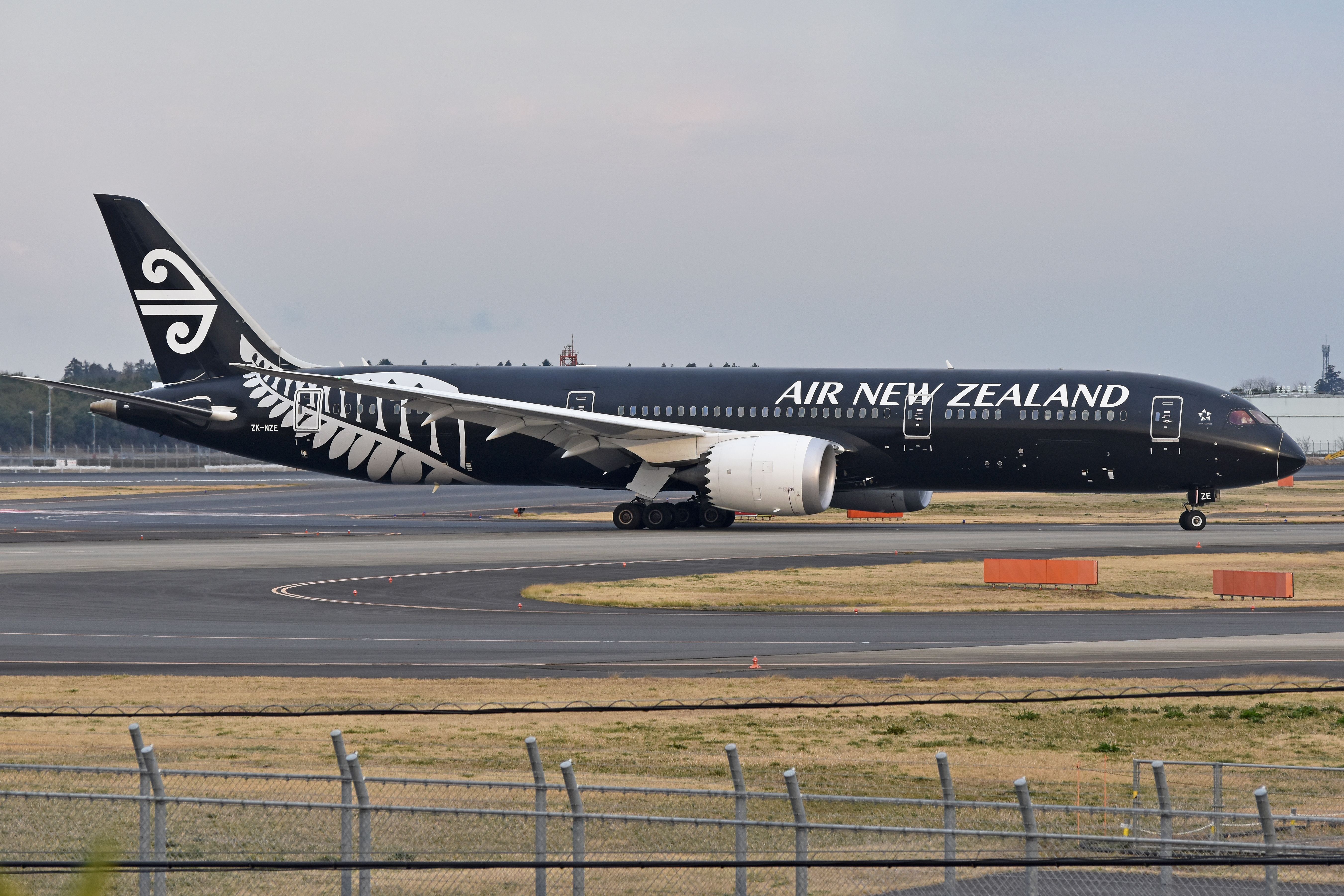 Air New Zealand Boeing 787-9 From New York to Auckland Narrowly