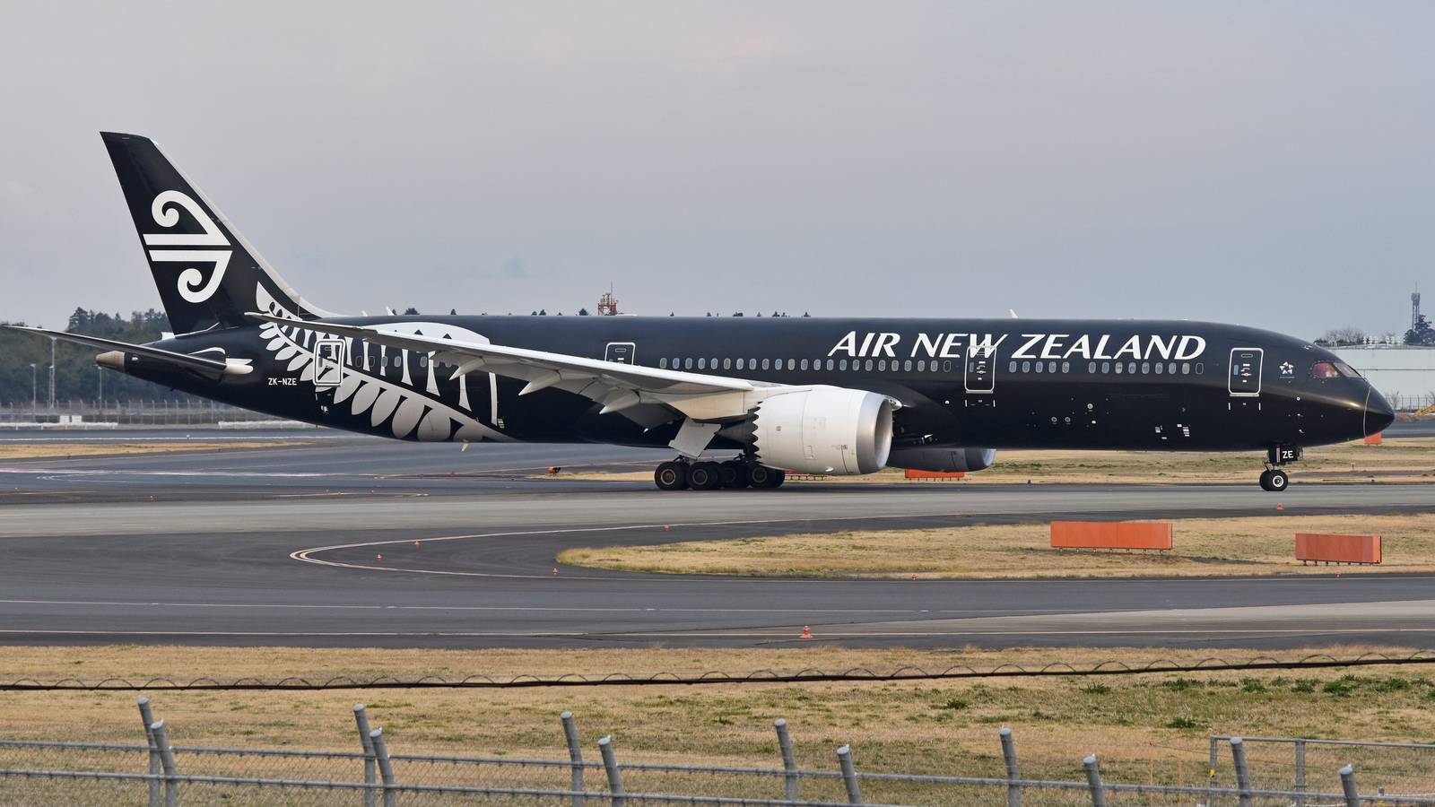 Air New Zealand Boeing 787-9 From New York to Auckland Narrowly