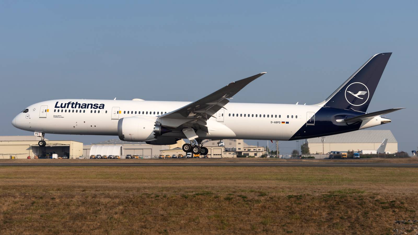 Growing Family: Lufthansa Takes Delivery Of Its 2nd Boeing 787-9