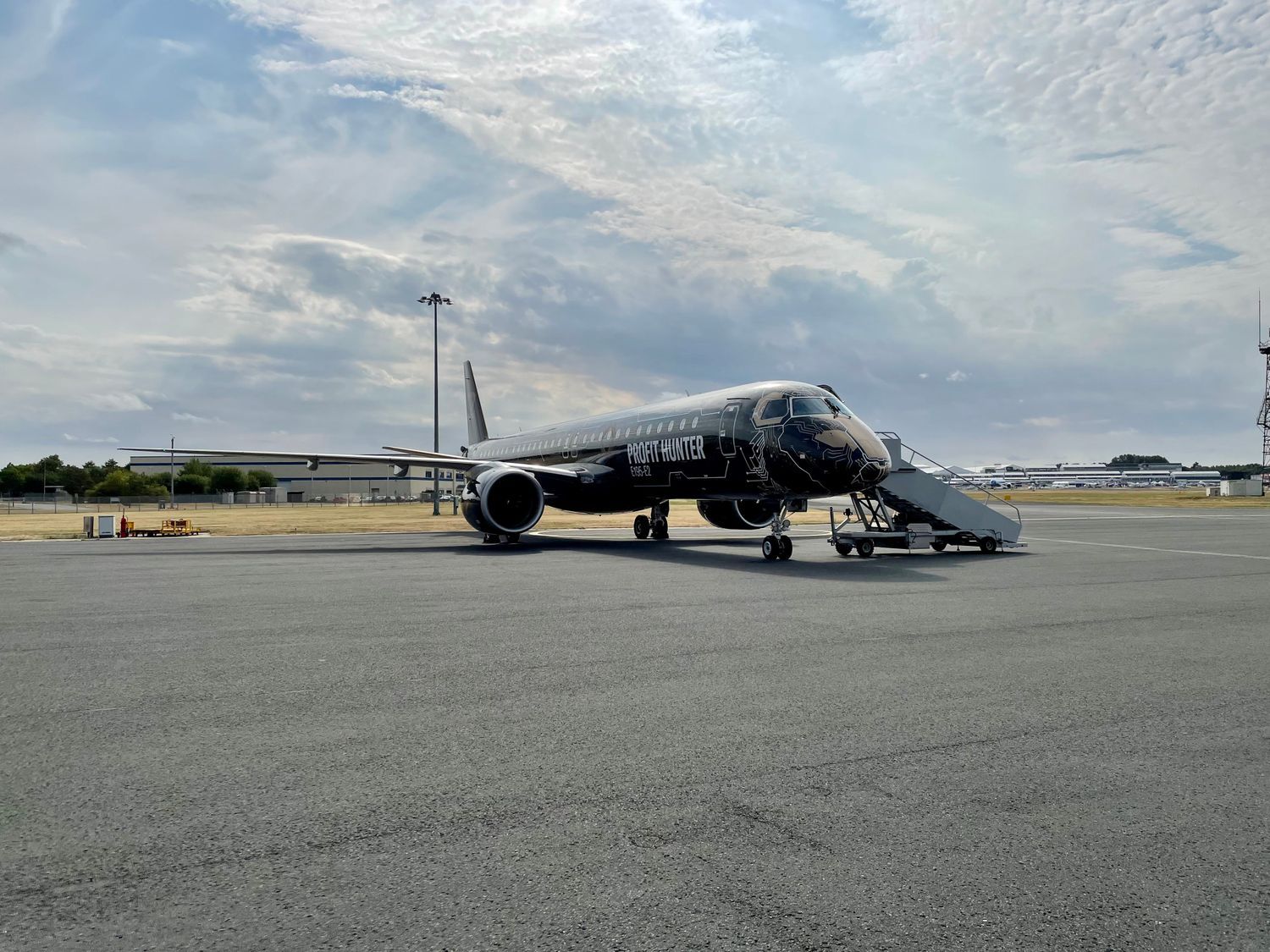Oman's SalamAir Signs MOU For The Embraer E195-E2