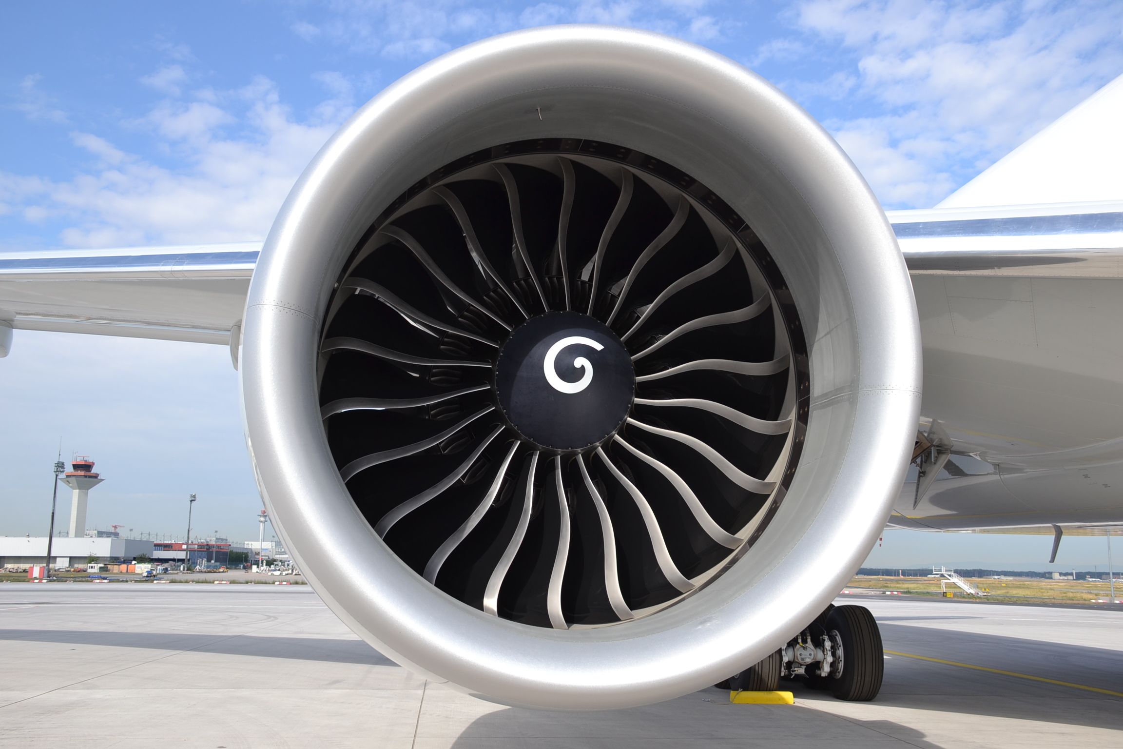 Why Do Modern Jet Engines Have Such Large Fans?
