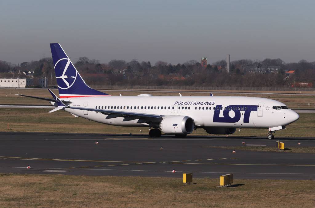 LOT Polish Airlines Takes 6 Boeing 737 MAX Planes From ALC