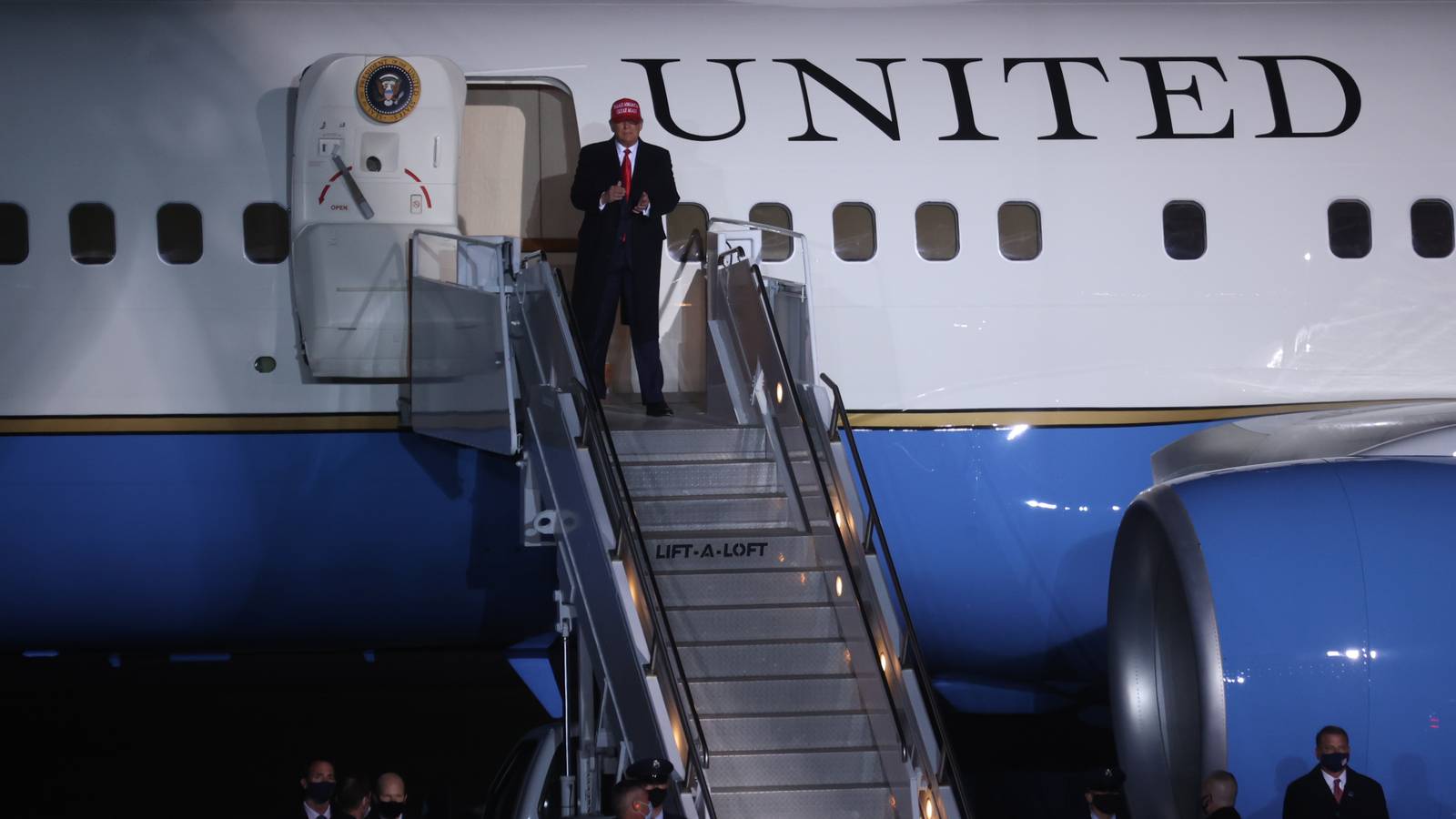 Former President Trump Lashes Out At 'Dirty, Crowded Mess' At US Airports