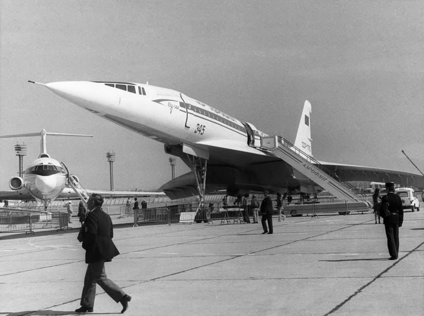 Tu-144