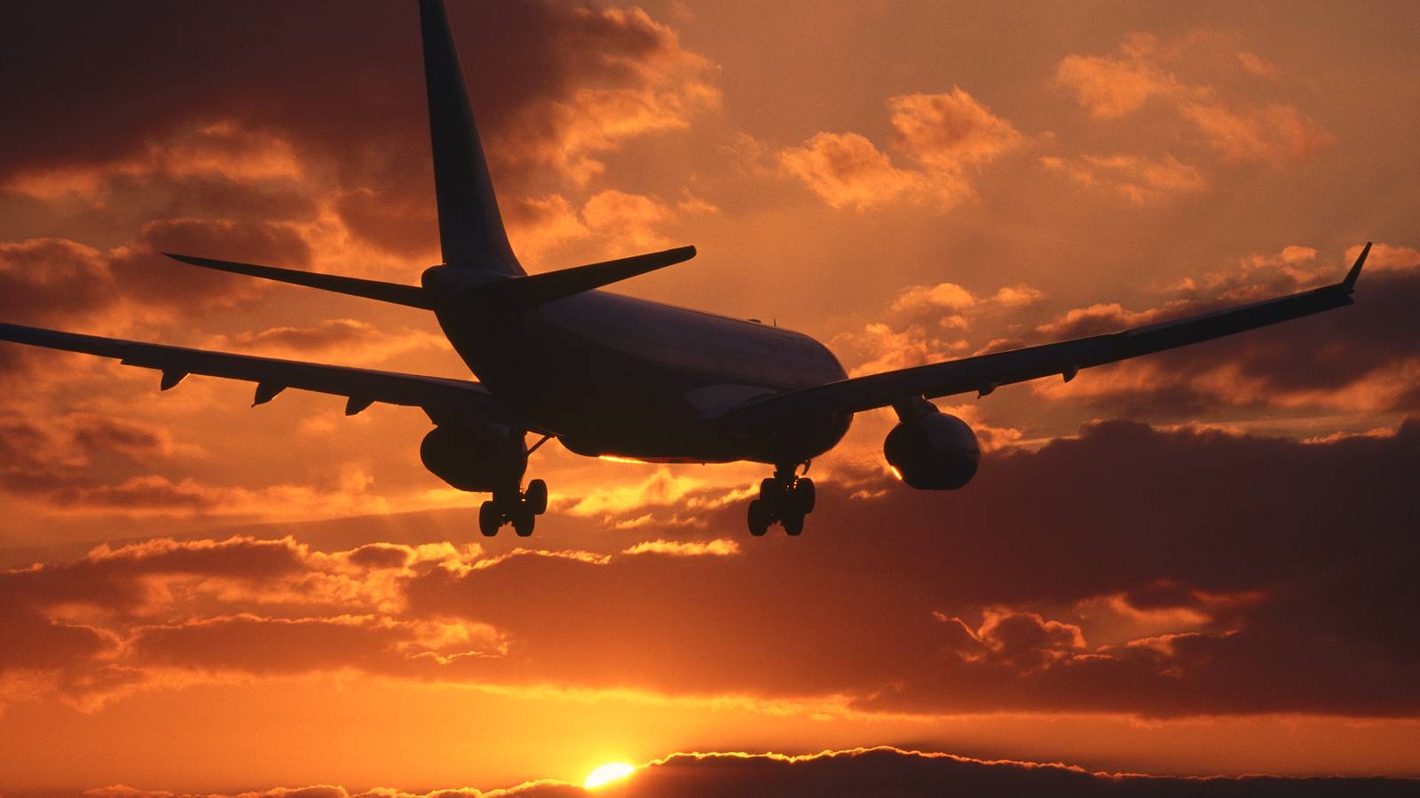 How Ukrainian Neo-Airline DRCT Customizes Ticket Sales Using Data