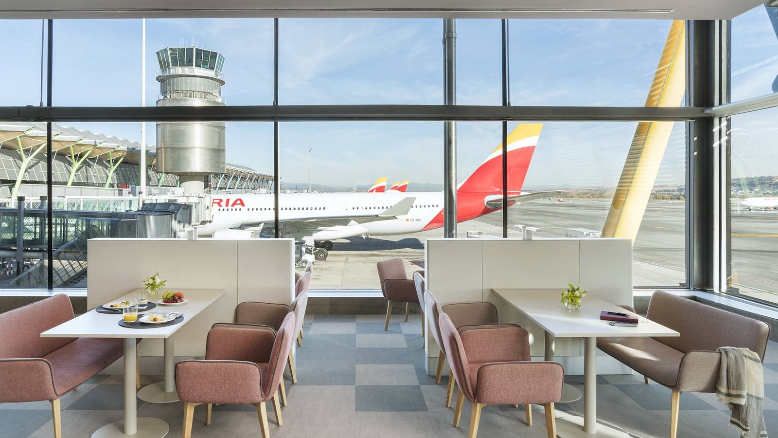 A Guide To Madrid Barajas Airport's Various Lounges