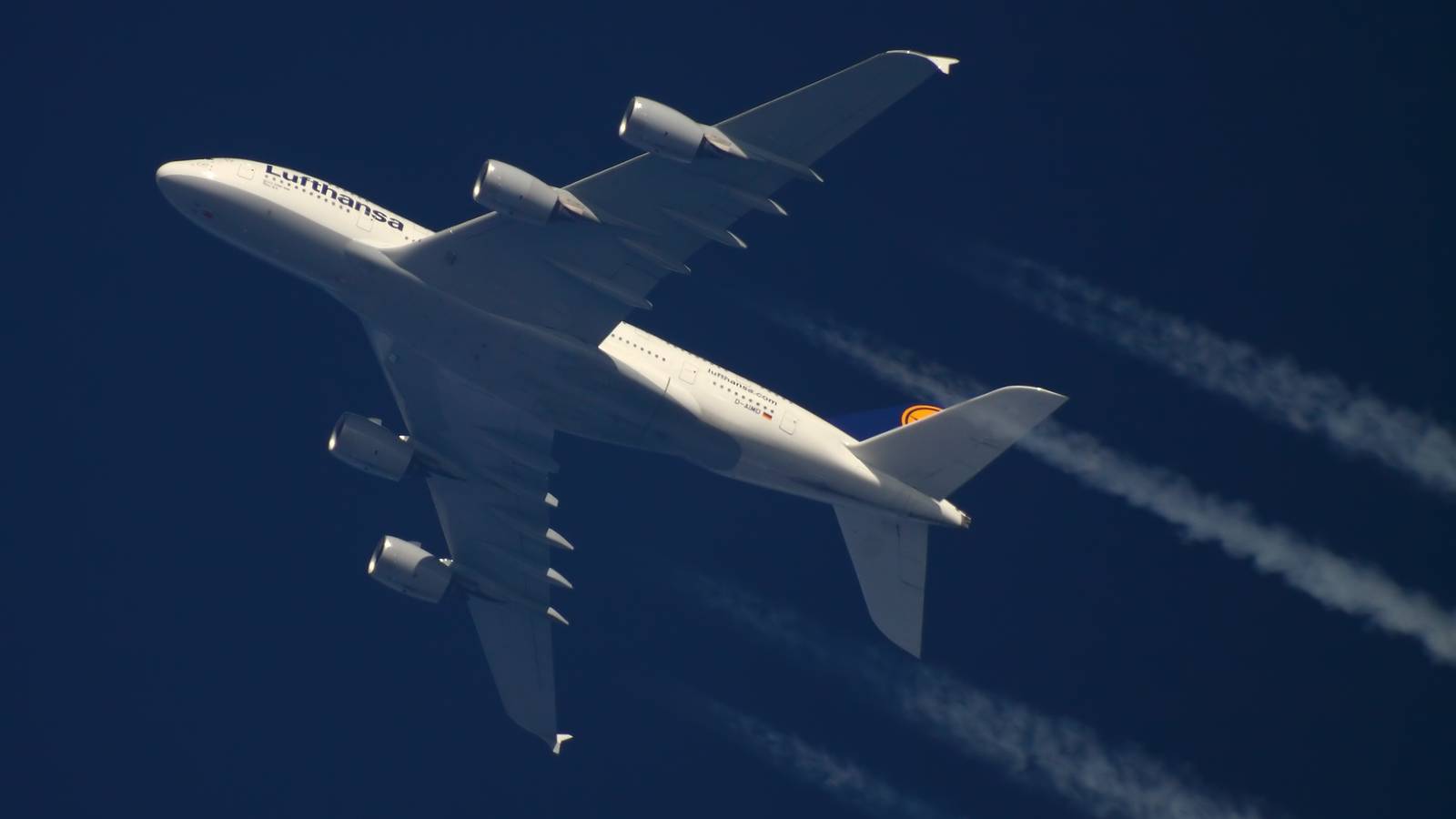 How Are OEMs Passively Reducing Carbon Emissions By Lowering Fuel Burn?