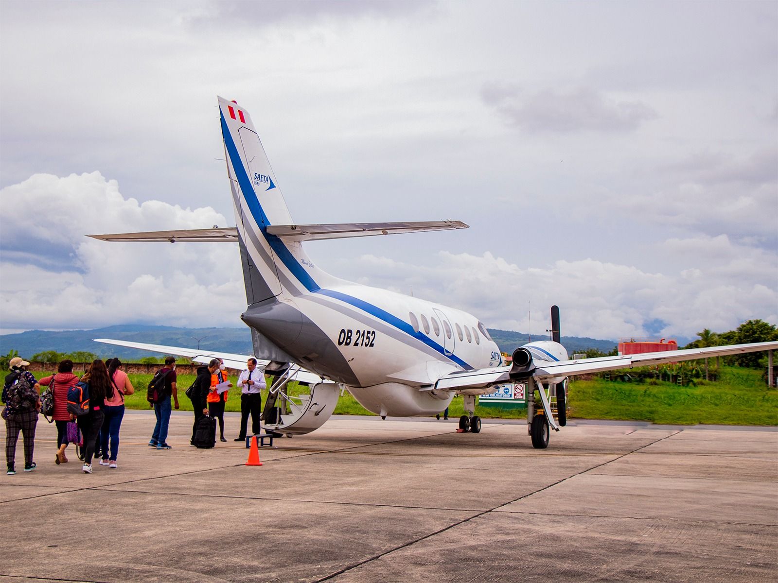 Saeta Perú Cessna Lands In Swamp After Bird Strike