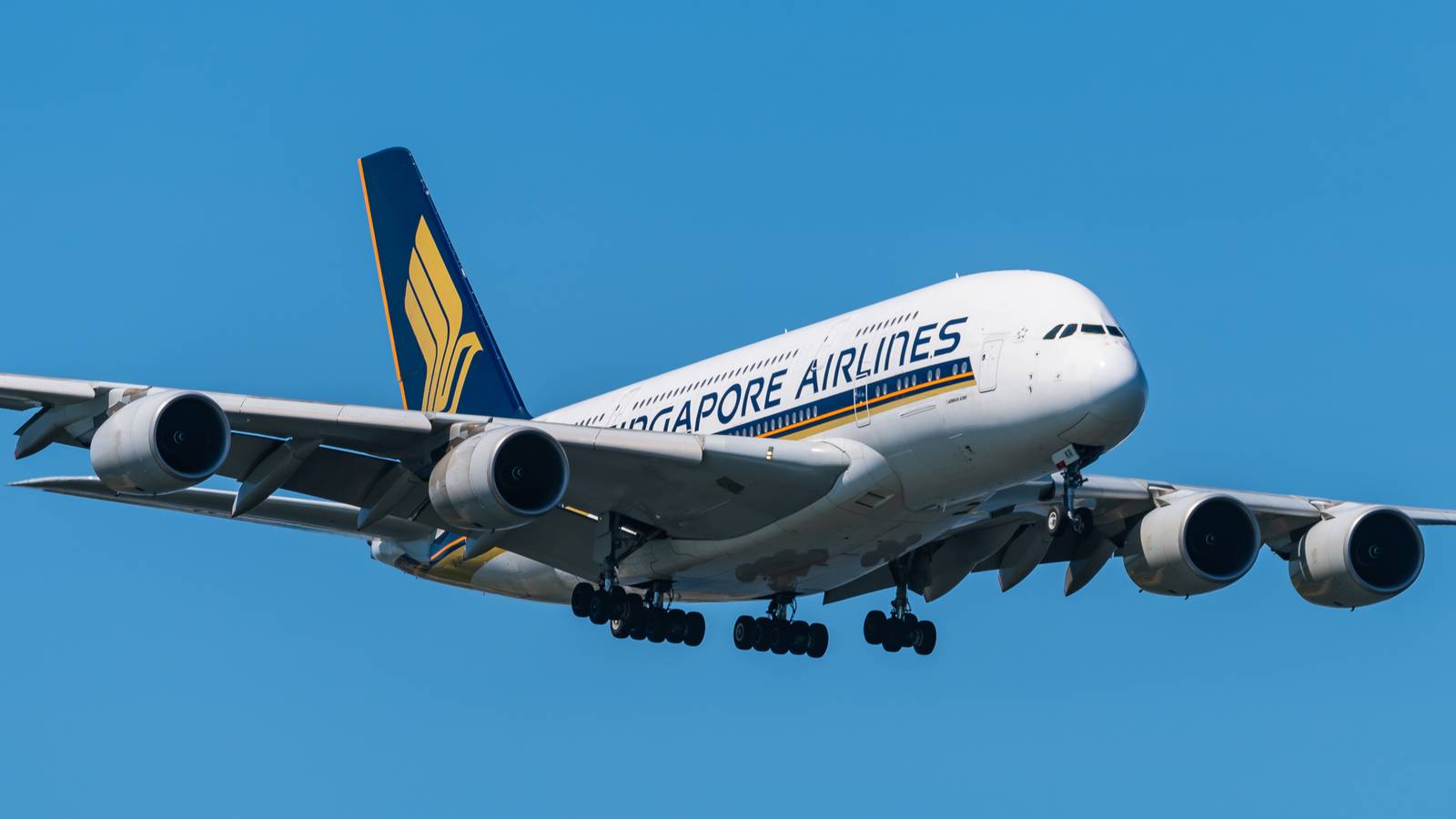Singapore Airlines Posts Record 1st Half Profit
