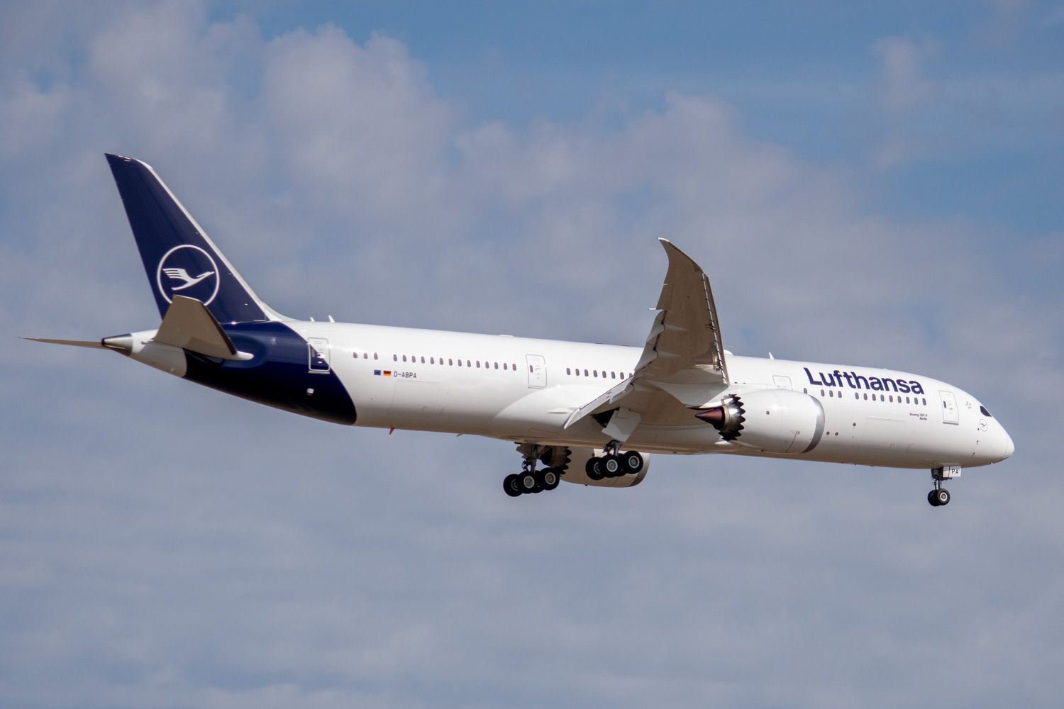 Lufthansa's Boeing 787-9 To Tour Germany With Training Flights This Weekend