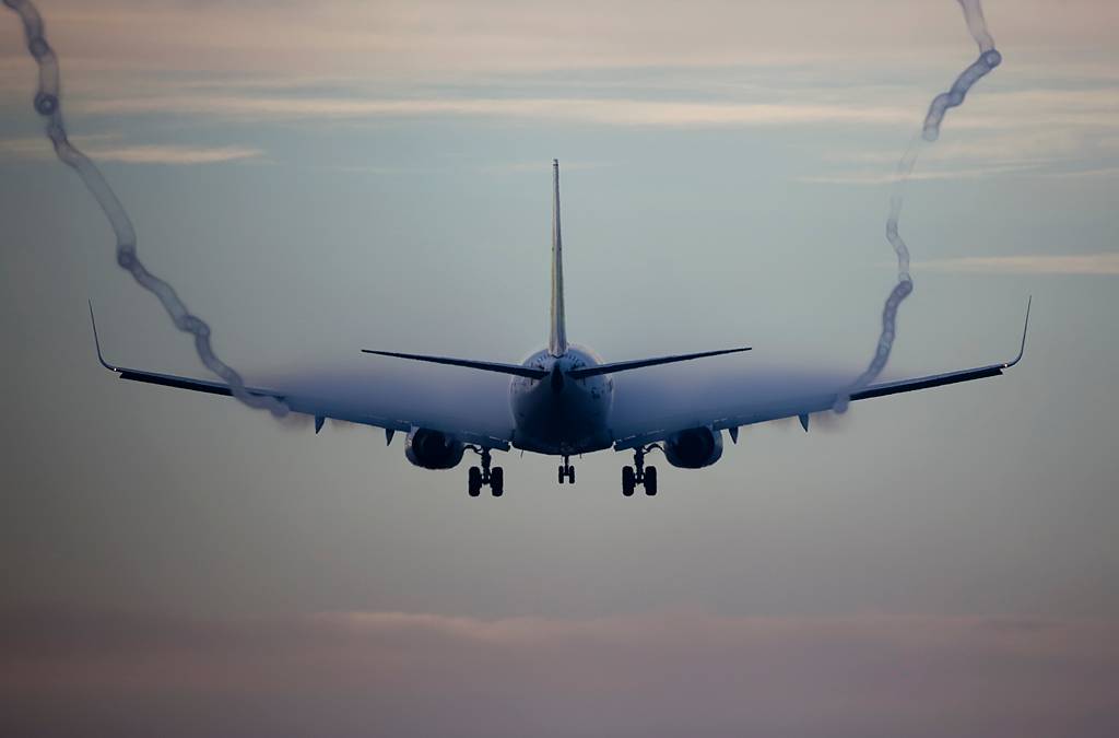 The Dangers of Wake Turbulence And How It's Managed By Pilots