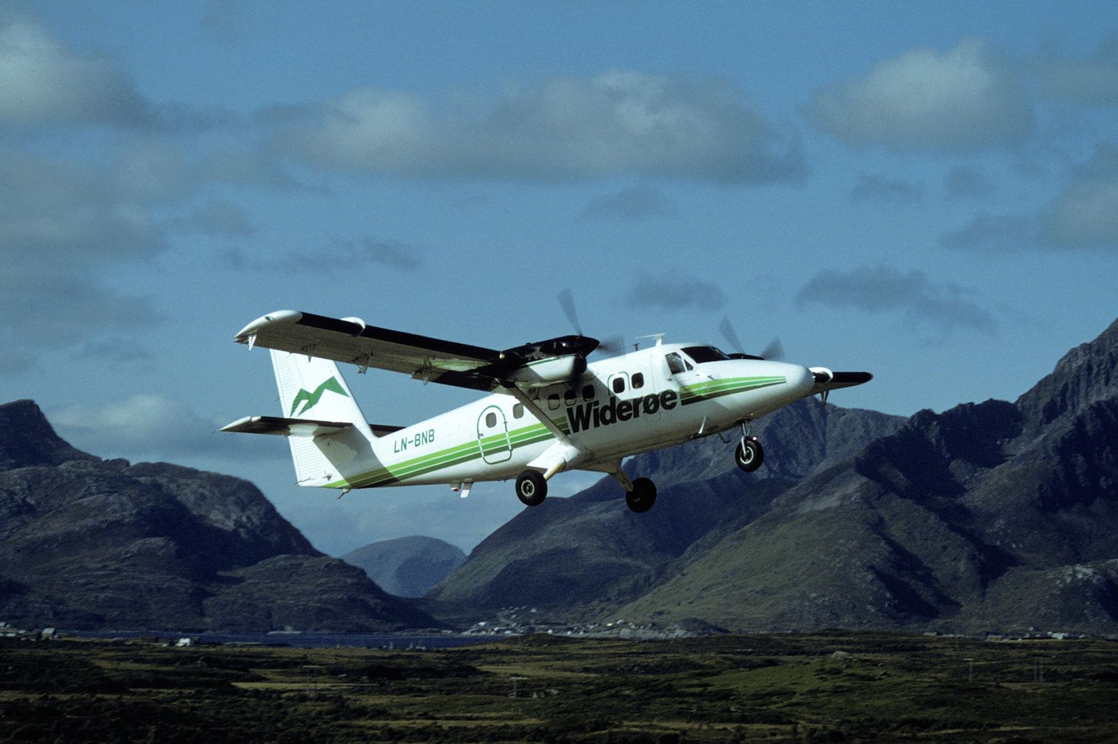 How A Twin Otter Crash On This Day In 1993 Prompted An Operational Restructure At Widerøe