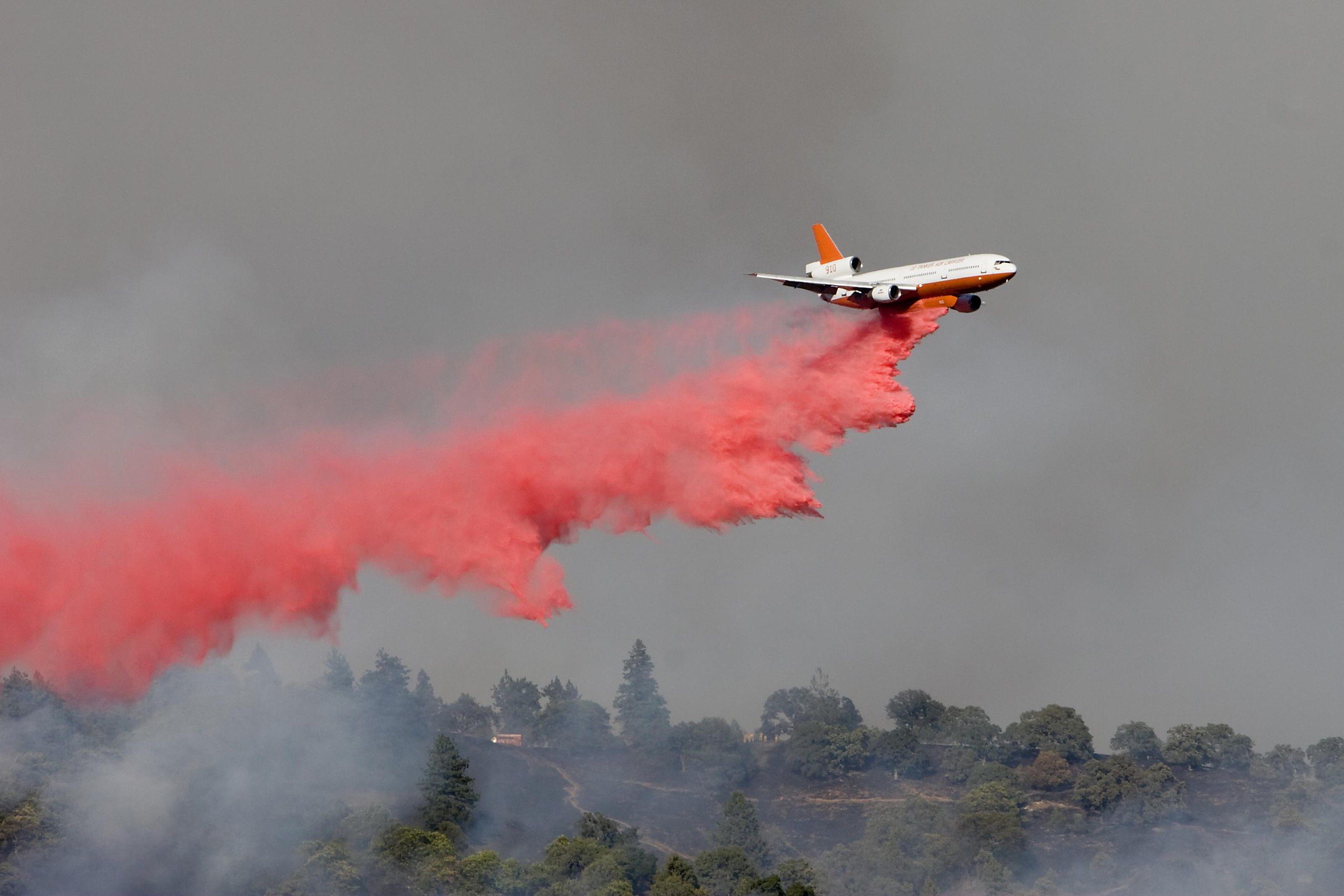 Red Hot: Aviationtag Launches Skin Tags From DC-10 Aerial Firefighter