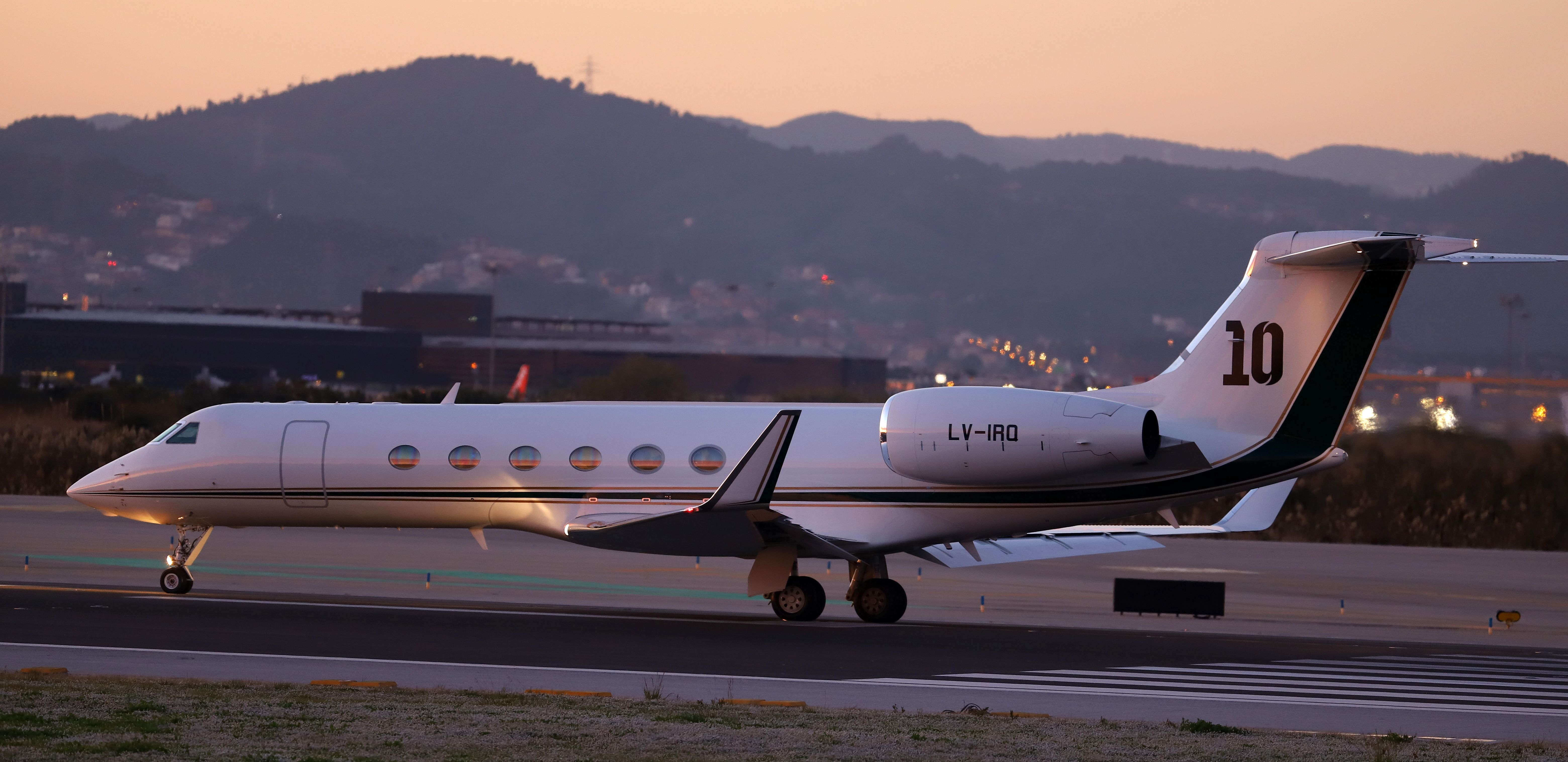Do Private Jet Crew Get Tips?