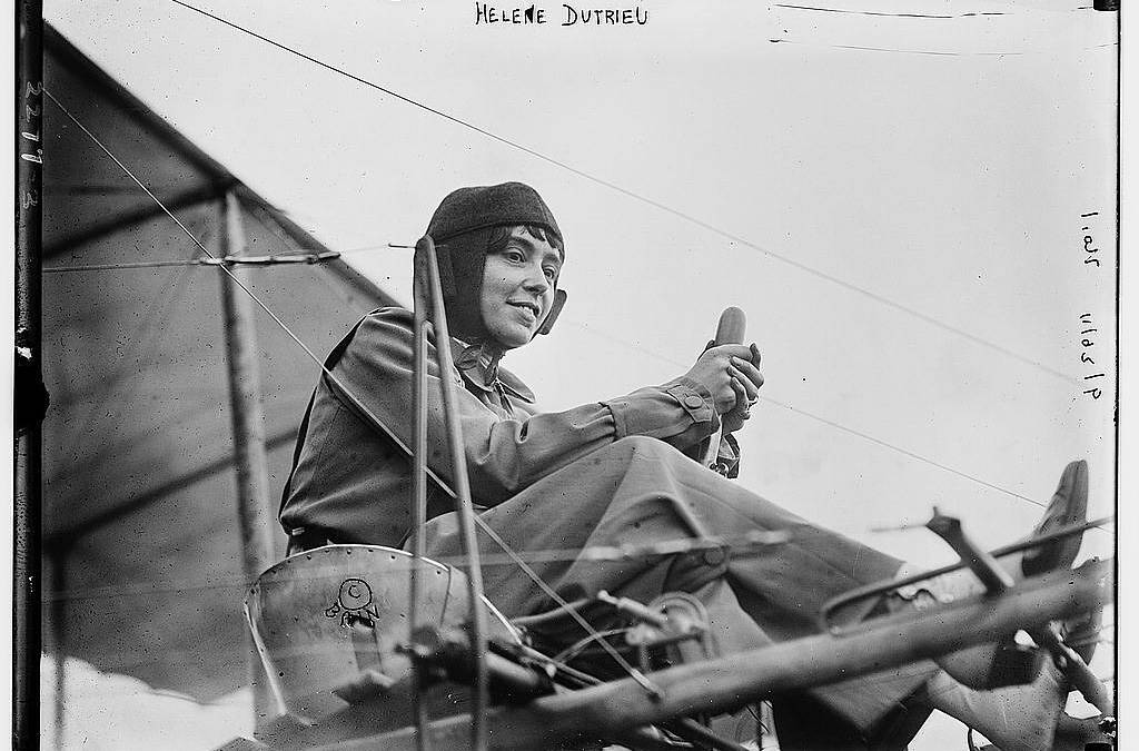 How The Femina Cup Championed Early Aviation's Female Pioneers