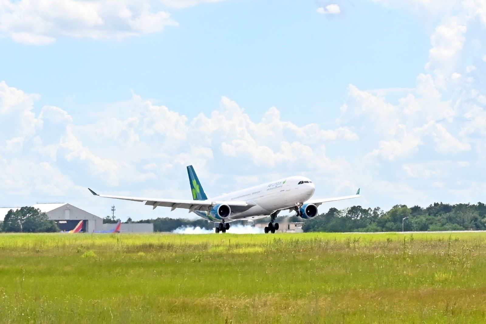 Aer Lingus Airbus A330 Diverts To Daytona Due To Smoke In Cockpit