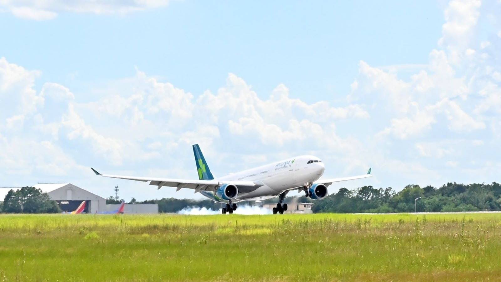Aer Lingus Airbus A330 Diverts To Daytona Due To Smoke In Cockpit
