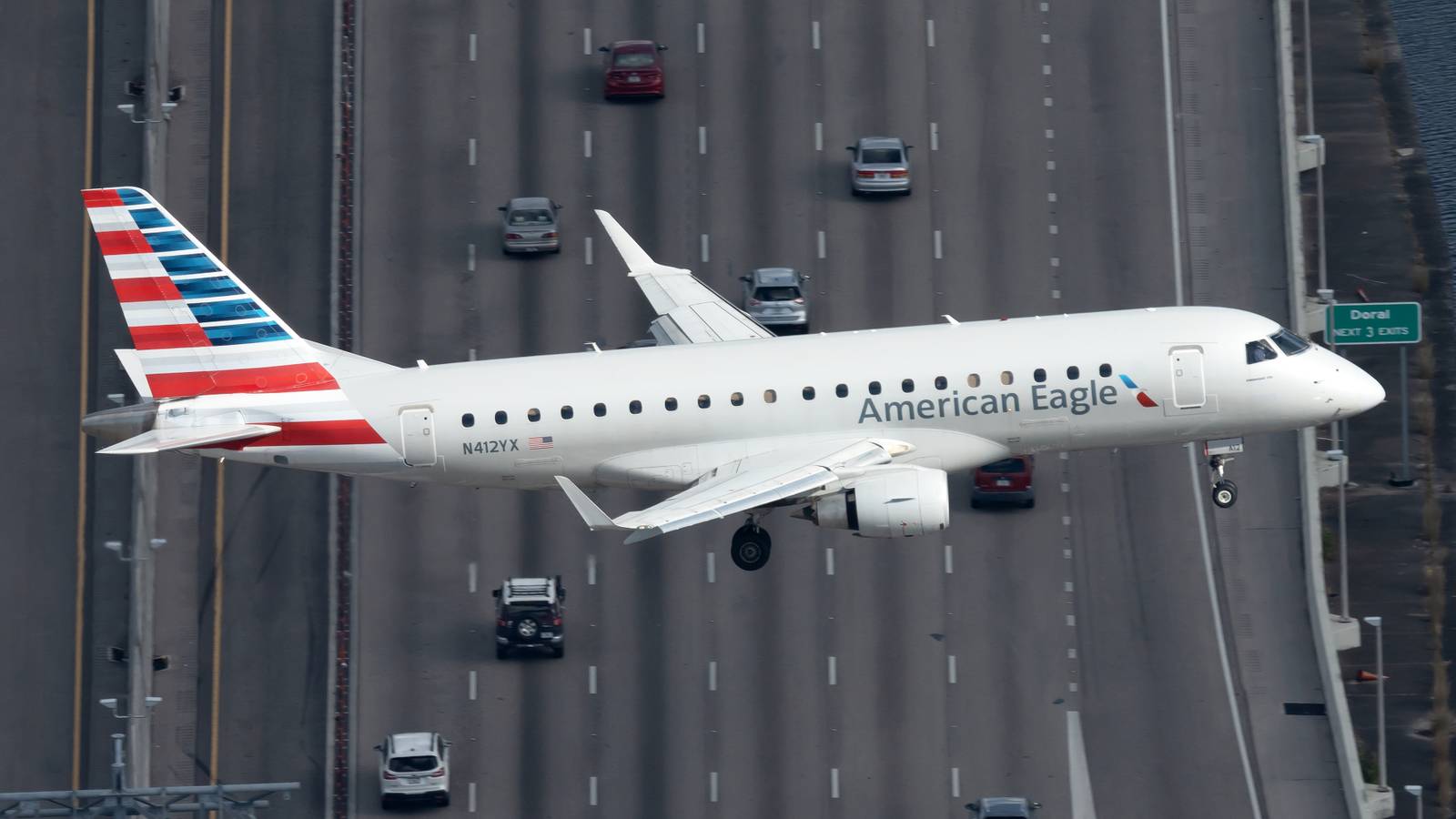 3 American Airlines Regional Providers Are Offering $100,000 Bonuses To New Pilots