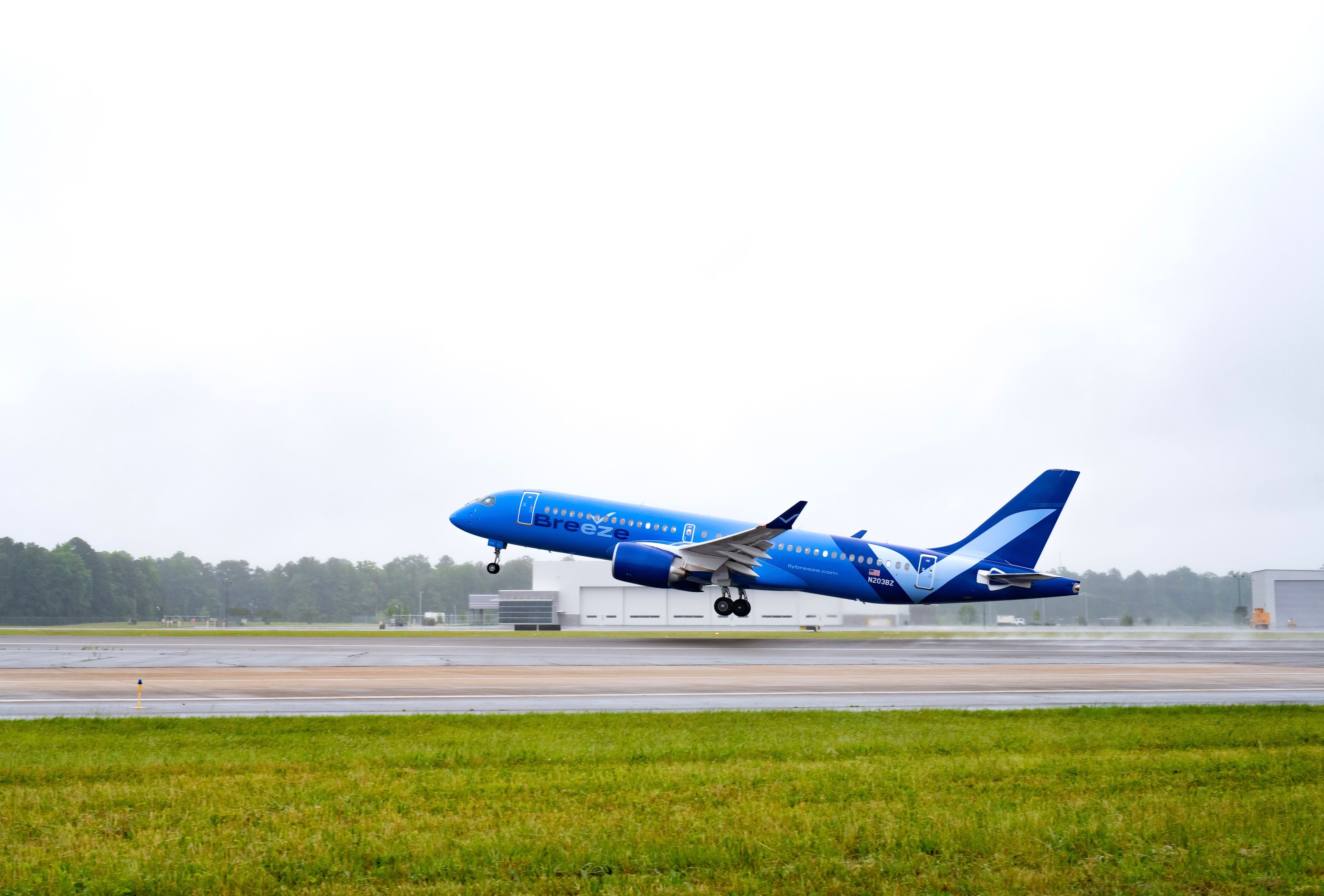 Breeze Airways Prepares For Holiday Season By Launching A New Promotion