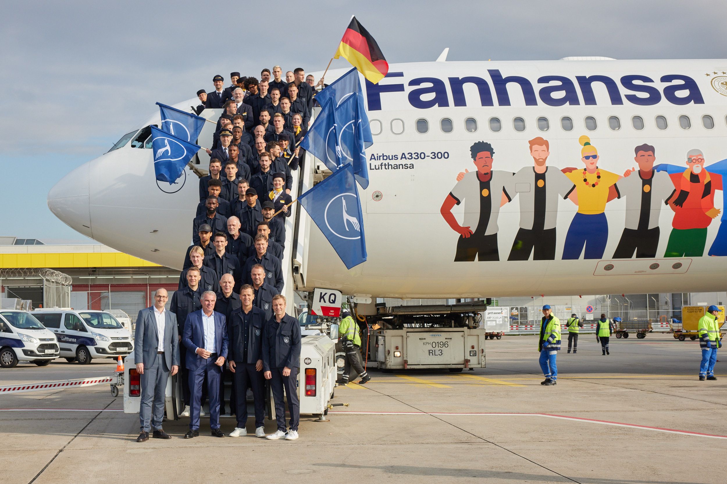 Lufthansa Flies The German Football Team To The Qatar World Cup On An Airbus A330