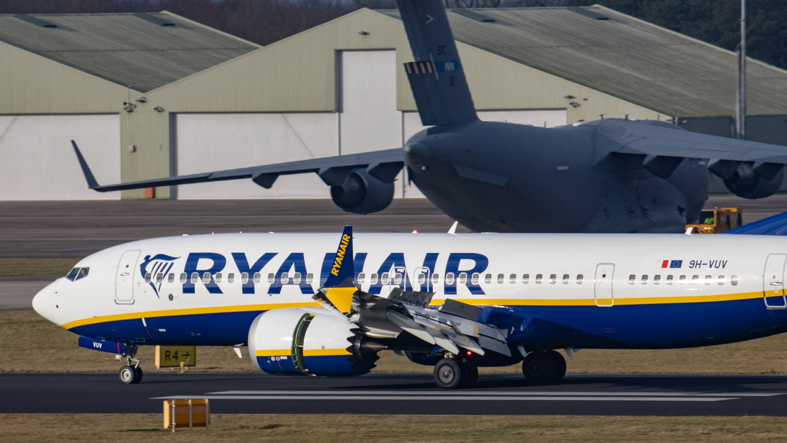 Ryanair Sign Ryanair & Wizz Air Sign New Sustainable Aviation Agreements