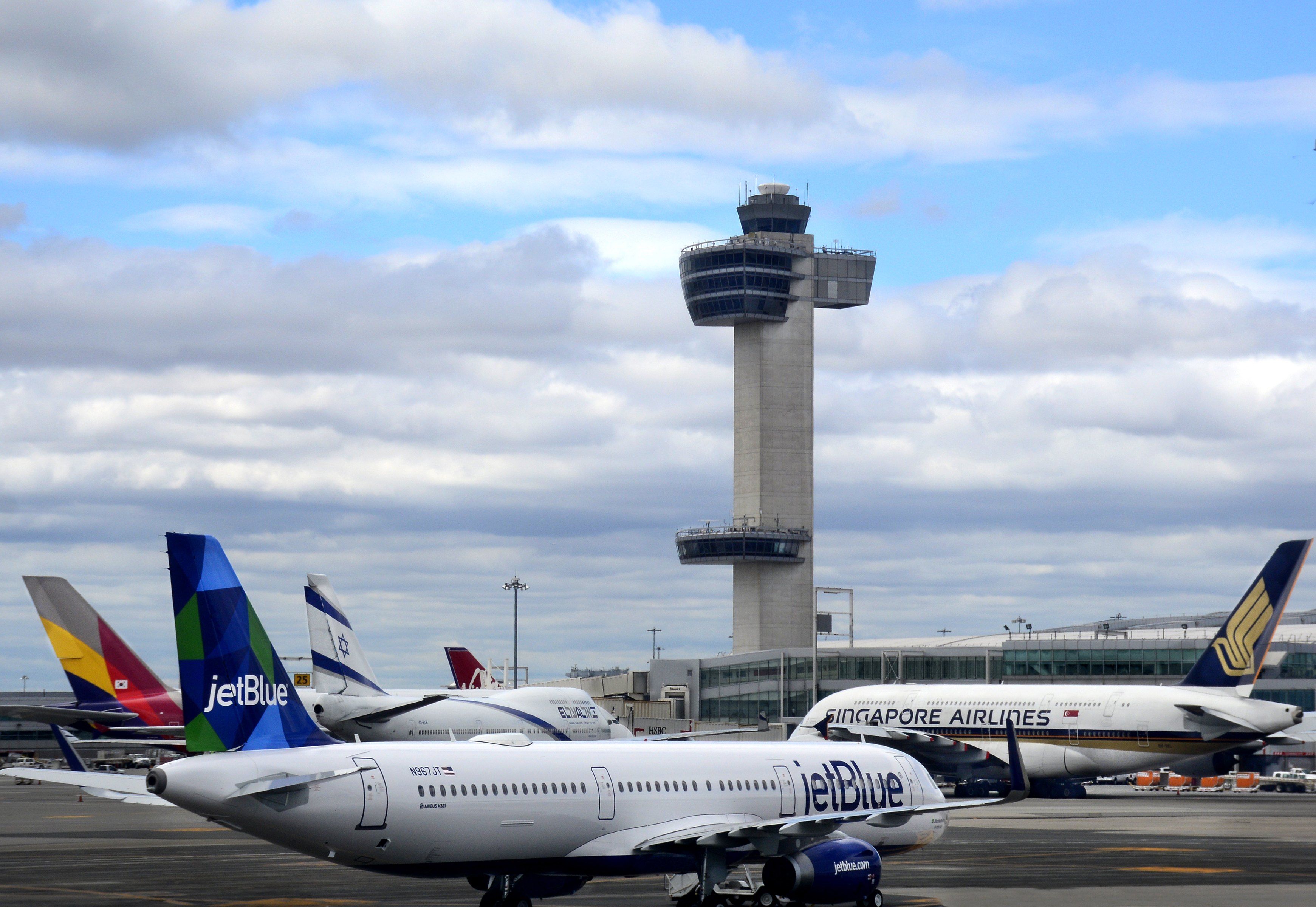 FAA Says Thanksgiving Travel Peak Will Be Tuesday