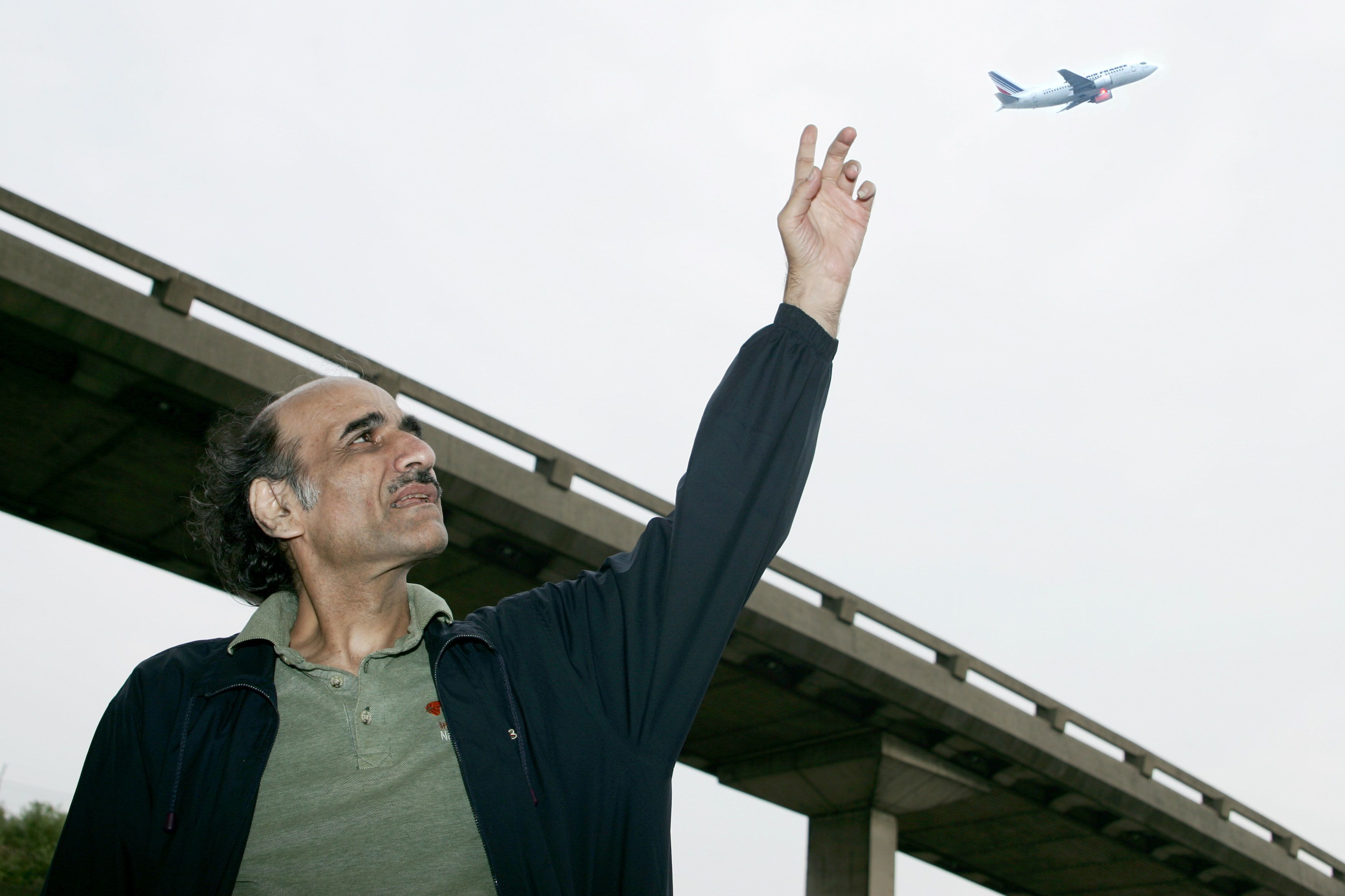 Iranian Exile Who Inspired 'The Terminal' Dies At Paris Charles De Gaulle
