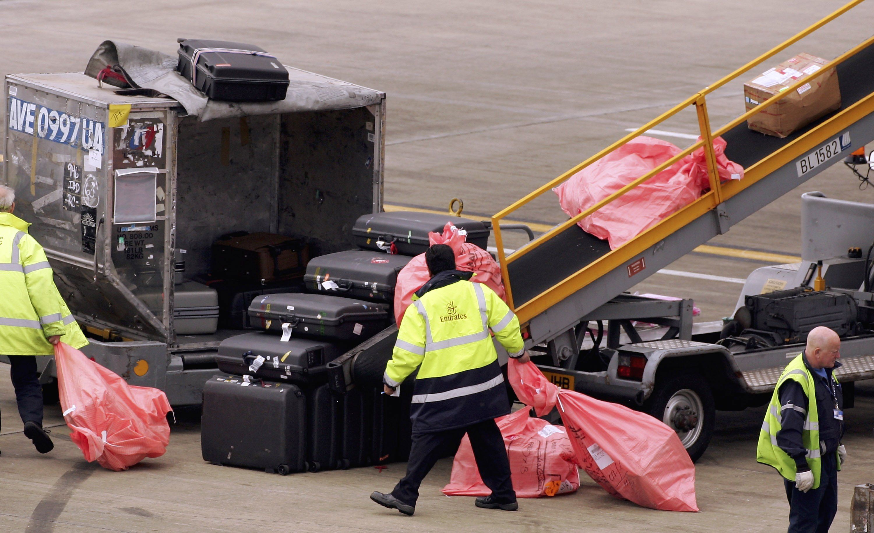 How UK Passengers Can Avoid Dropping Checked Baggage On The Day Of Their Flight