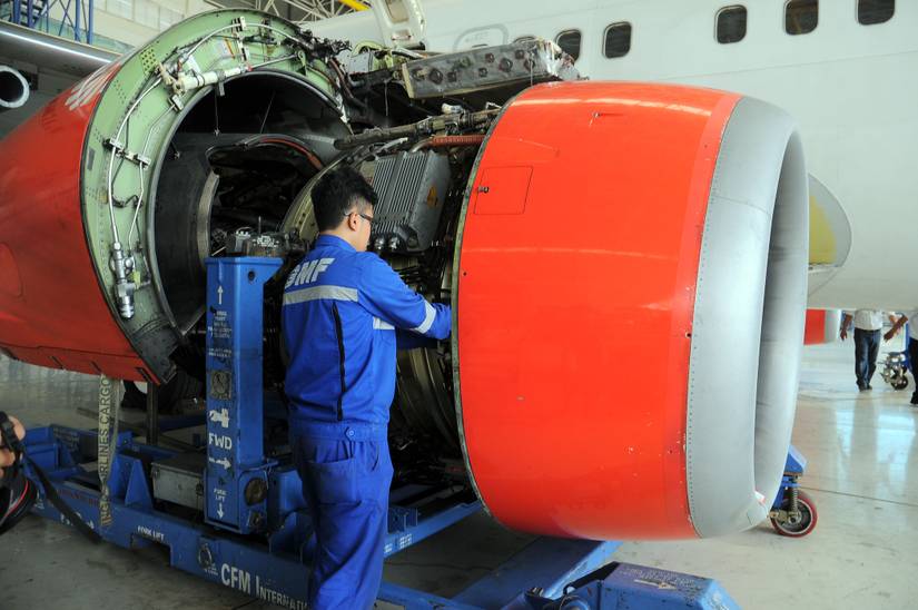 Overhead Jet Engine Engine How Often Do Jet Engines Require Overhauls?